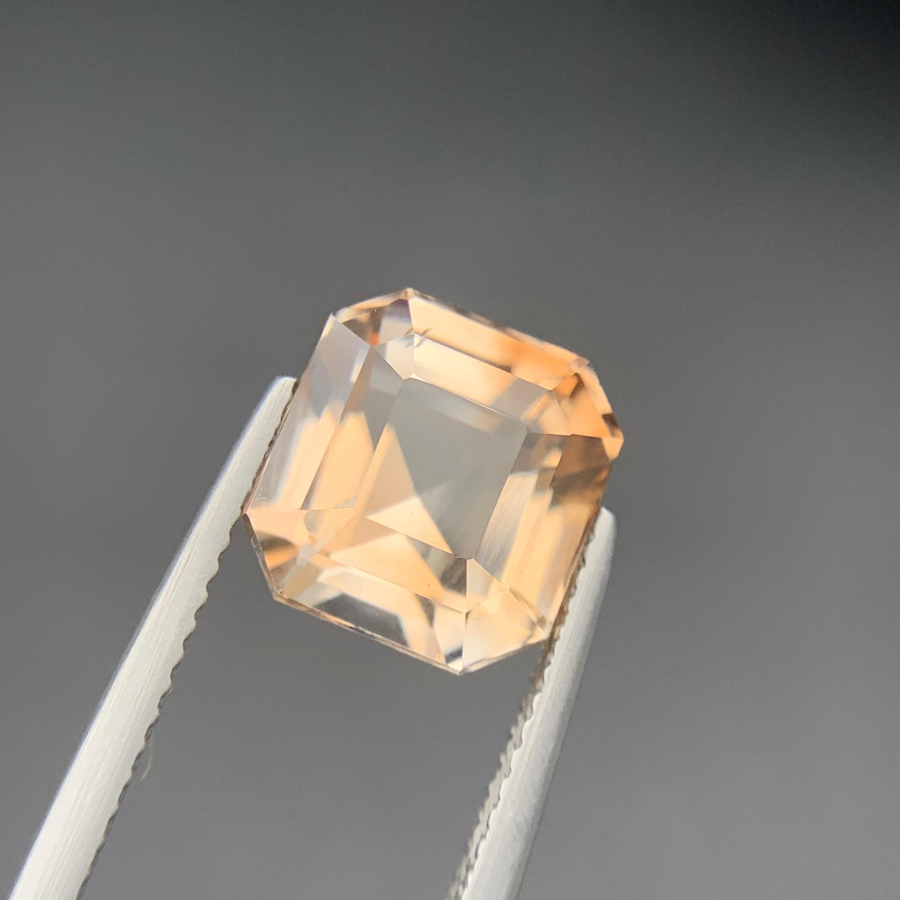 Contemporaneo Anello di topazio naturale dorato beige allentato 6,65 carati taglio ottagono per gioielli in vendita