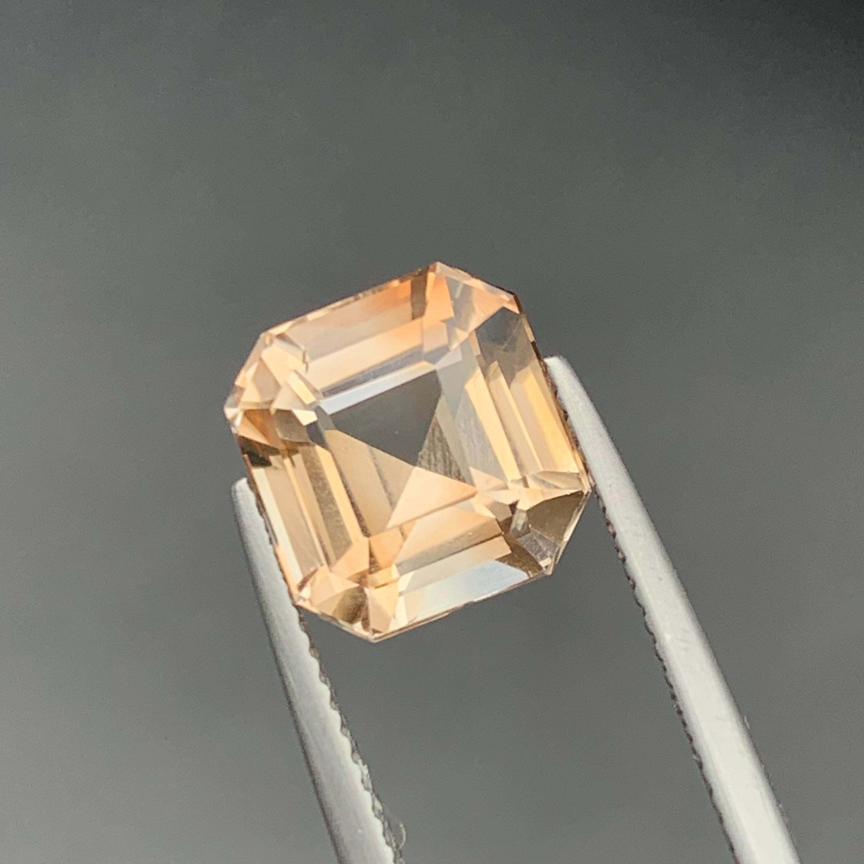 Anello di topazio naturale dorato beige allentato 6,65 carati taglio ottagono per gioielli in vendita 1