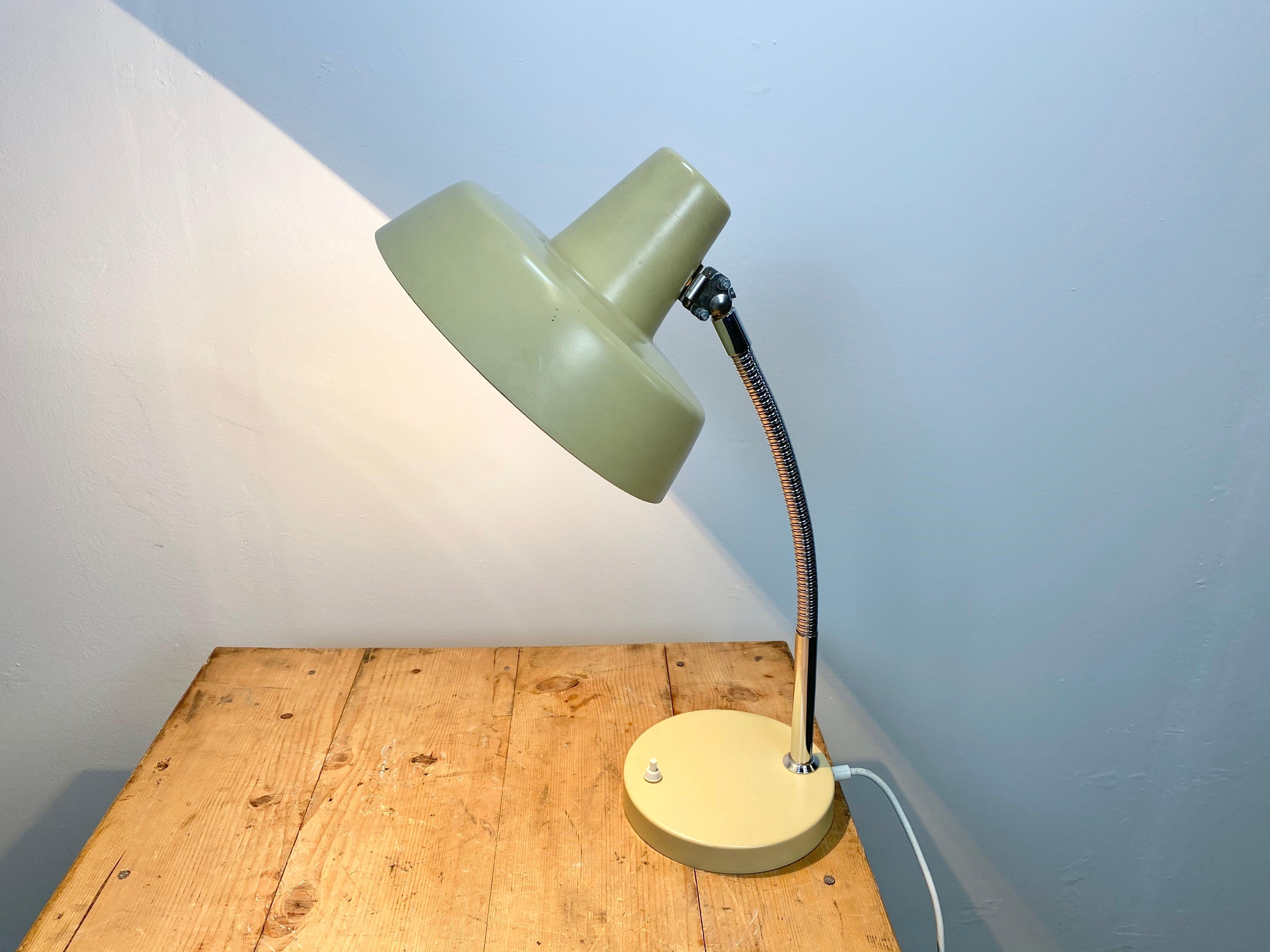 Iron Beige Gooseneck Table Lamp, 1960s For Sale