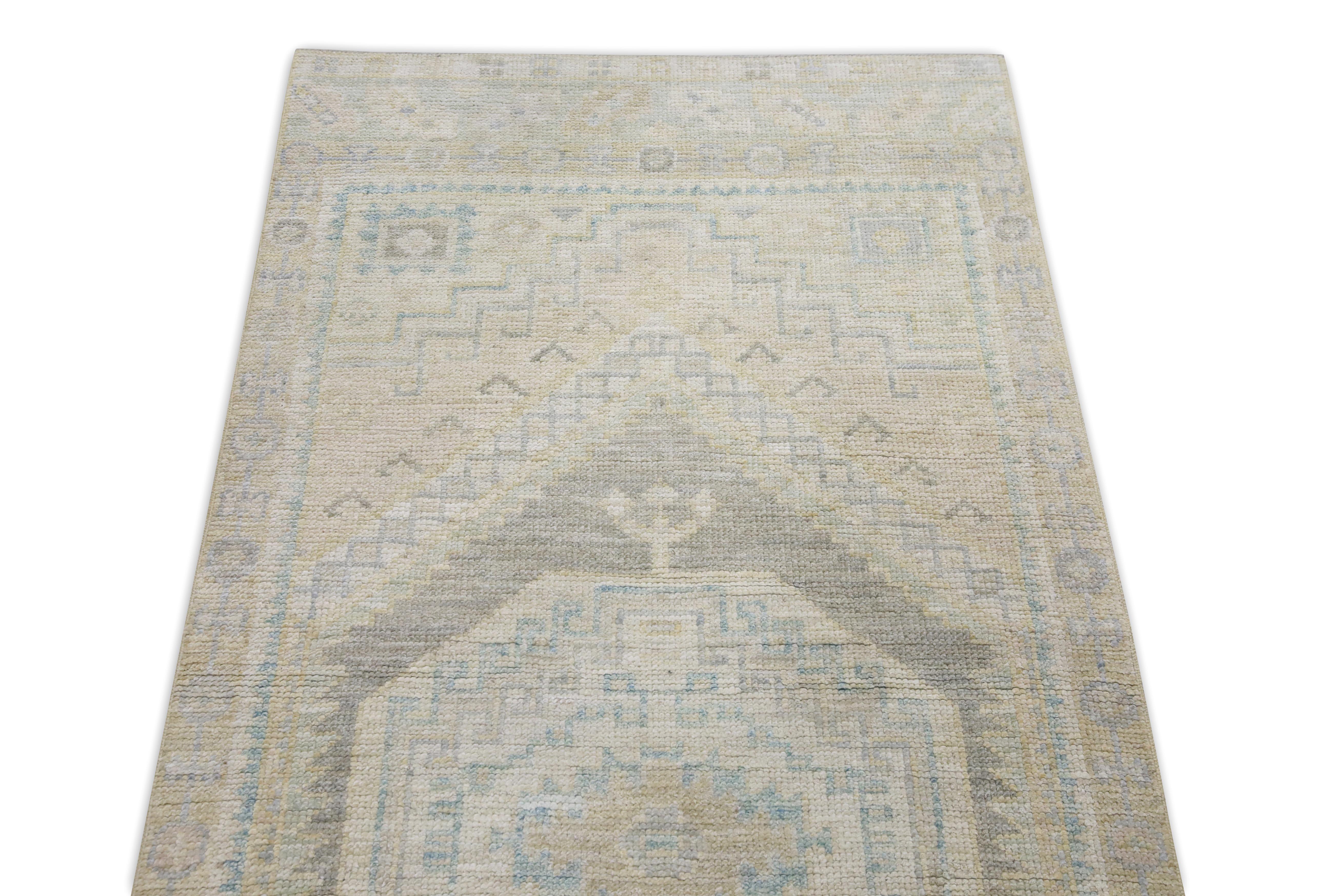 Tintura vegetale Runner Oushak turco in lana intrecciata a mano beige e grigio 2'9