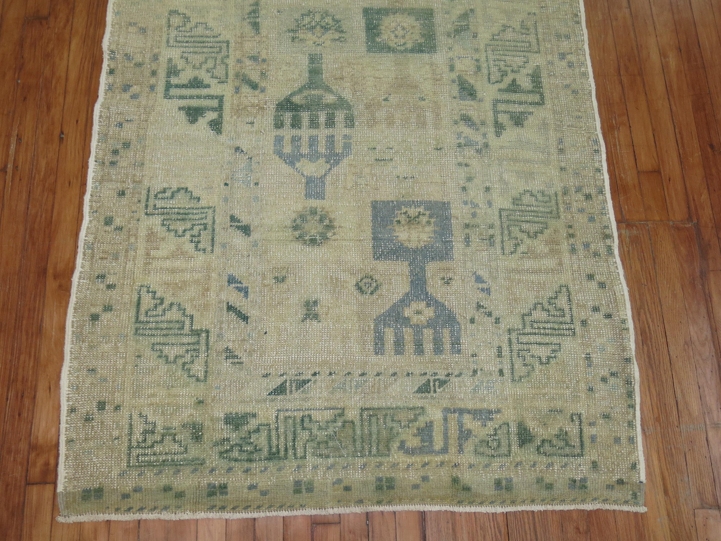 Beige Green Gray Blue Vintage Oushak Rug In Good Condition In New York, NY