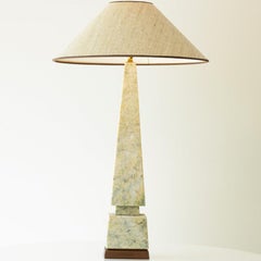 Lampada da tavolo in marmo grigio verde beige, paralume beige in seta di R. Houben