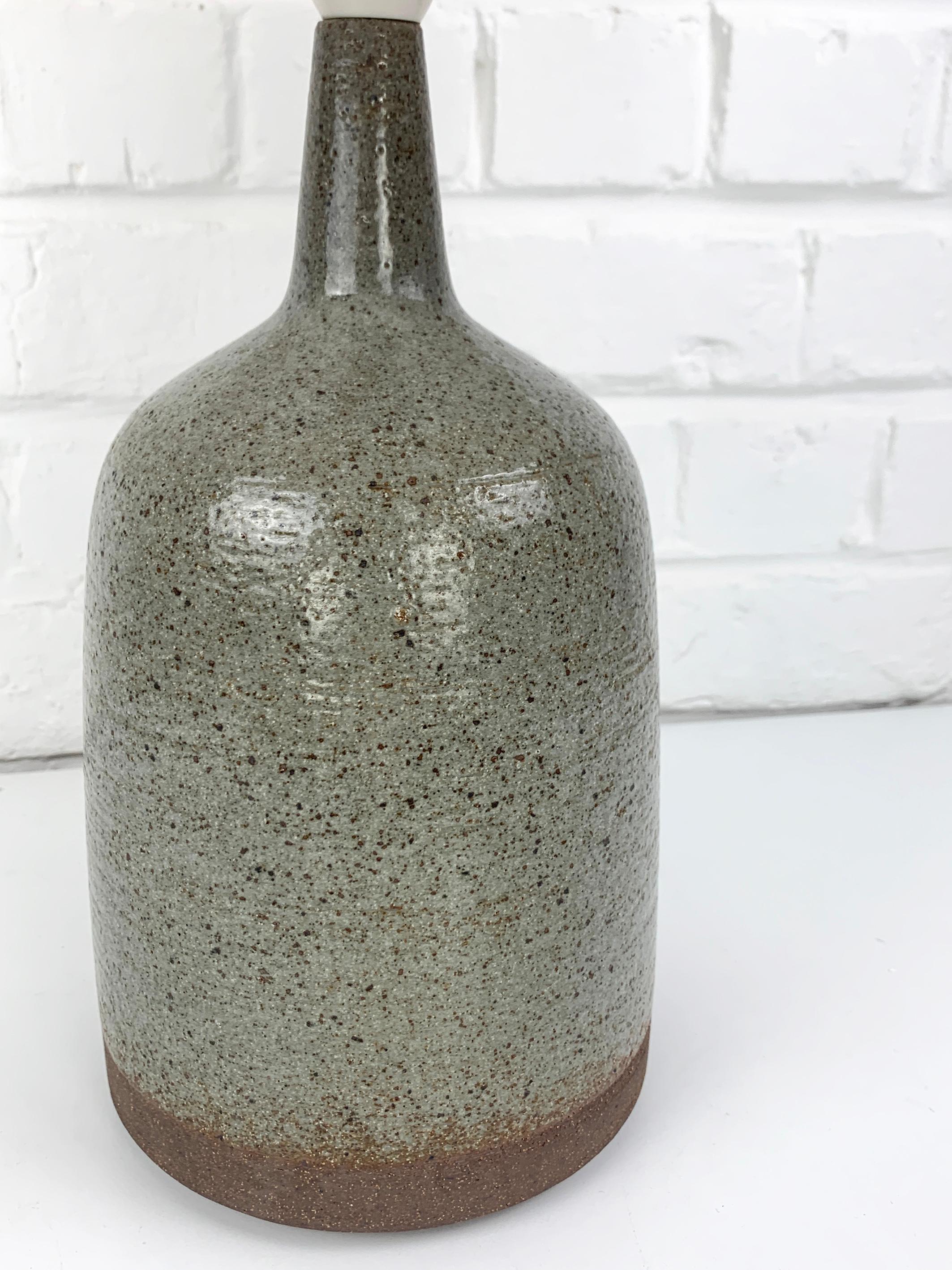 Beige-Grey Ceramic table lamp Palshus Denmark Linnemann-Schmidt stoneware In Good Condition For Sale In Vorst, BE
