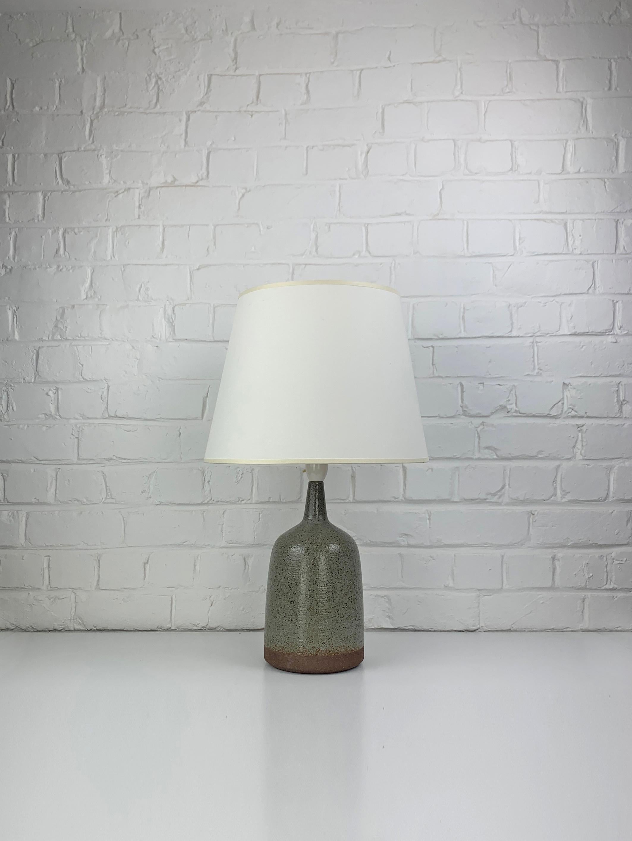 20th Century Beige-Grey Ceramic table lamp Palshus Denmark Linnemann-Schmidt stoneware For Sale