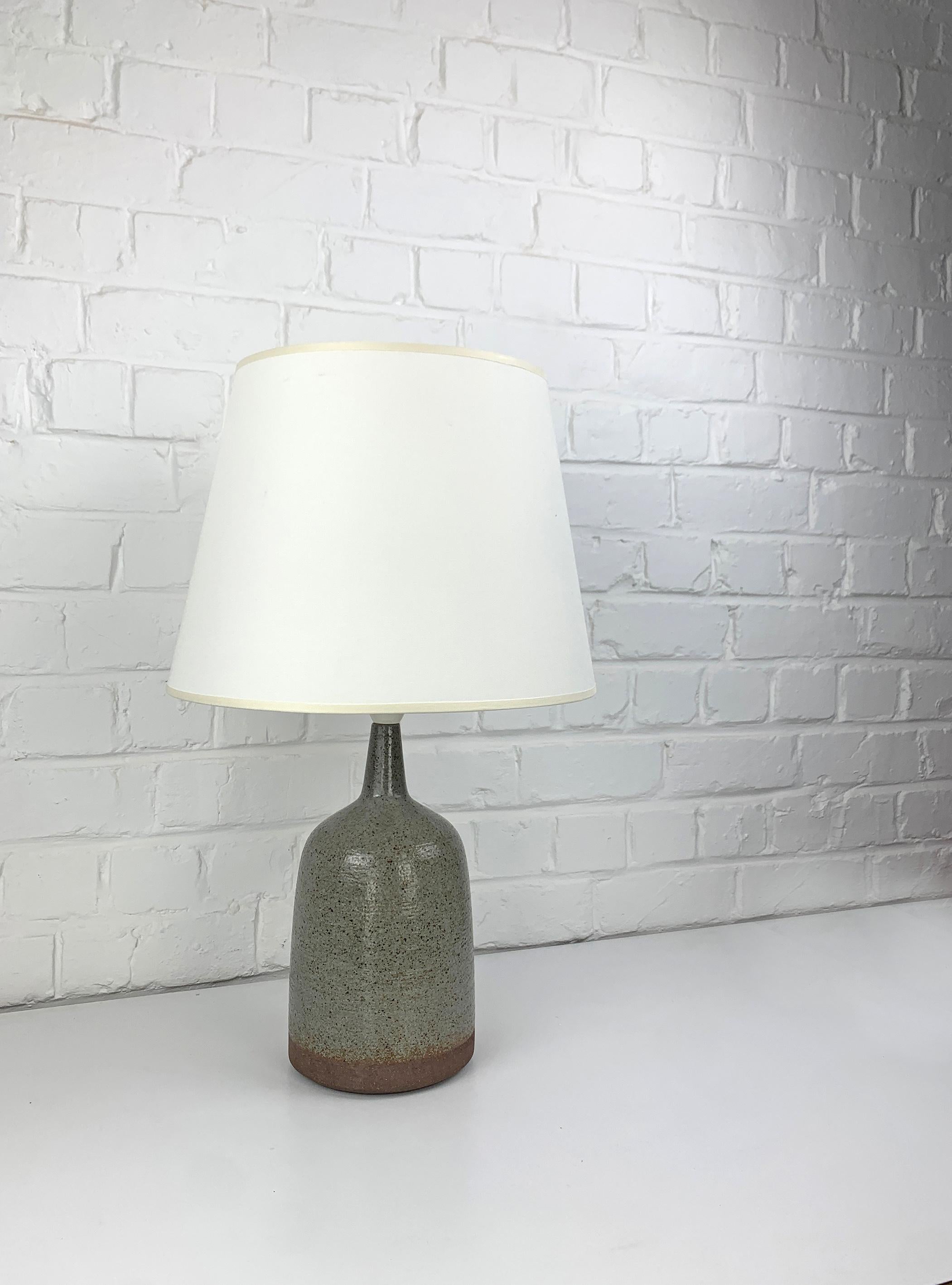 Beige-Grey Ceramic table lamp Palshus Denmark Linnemann-Schmidt stoneware For Sale 1