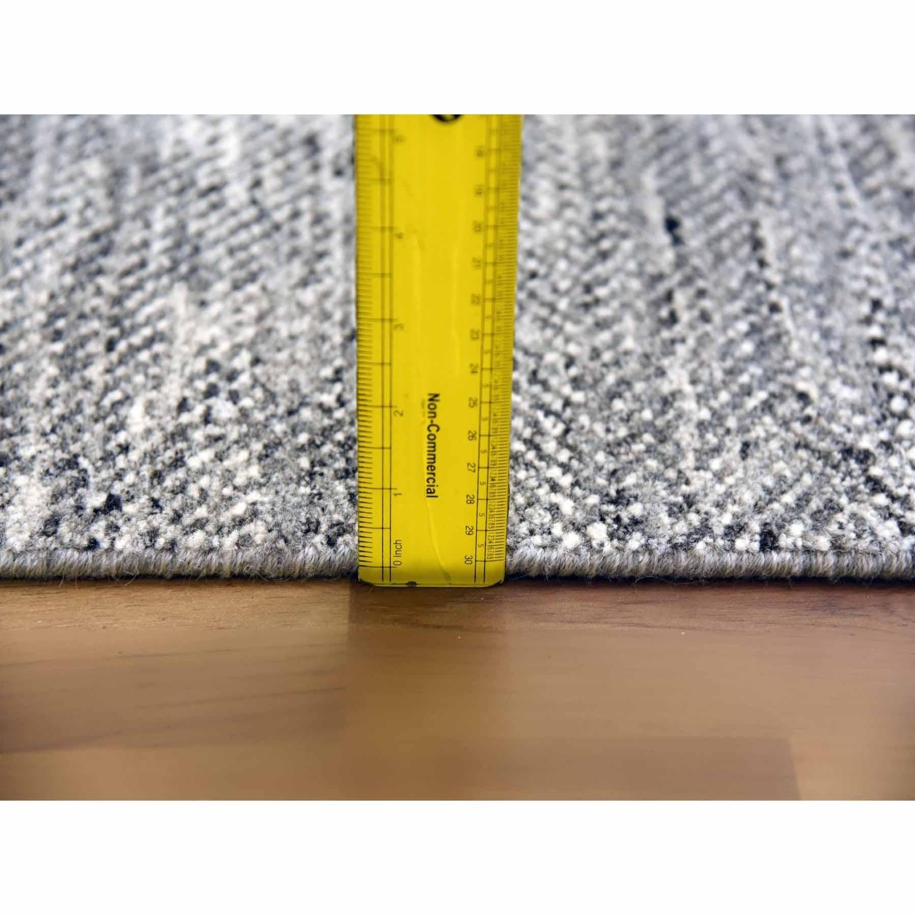 Beige handgeknüpftes geometrisches geöffnetes kariertes Design 100% Wolle Orientteppich im Angebot 3