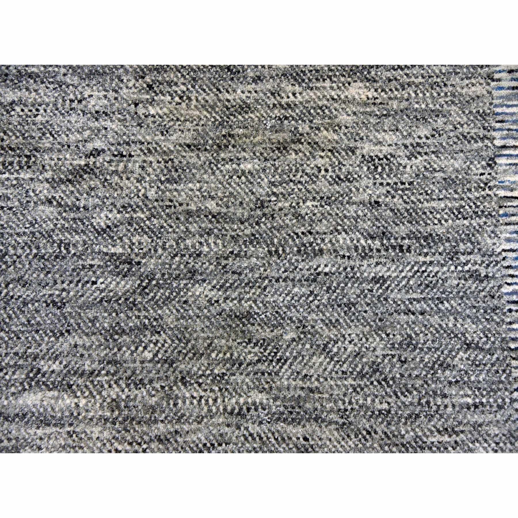 Beige handgeknüpftes geometrisches geöffnetes kariertes Design 100% Wolle Orientteppich im Angebot 1