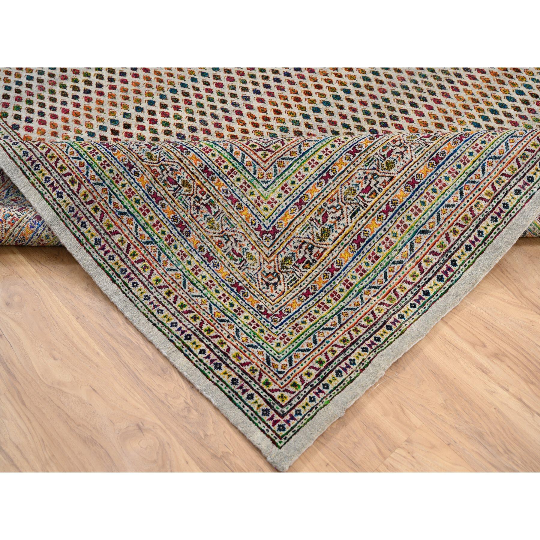 XXI secolo e contemporaneo Tappeto orientale Sarouk beige annodato a mano in lana e seta Sari 8'8