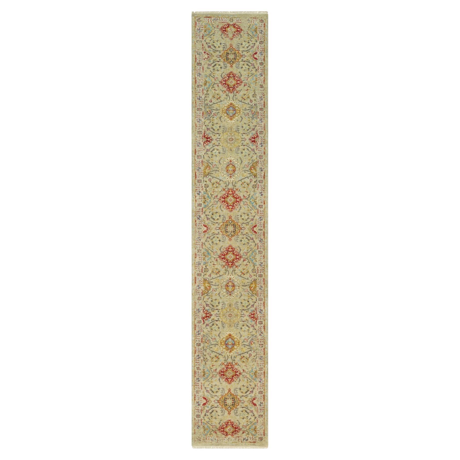 Handgeknüpfter, weicher, glänzender Wollteppich The Sunset Rosettes in Beige 2'9"x15'10"