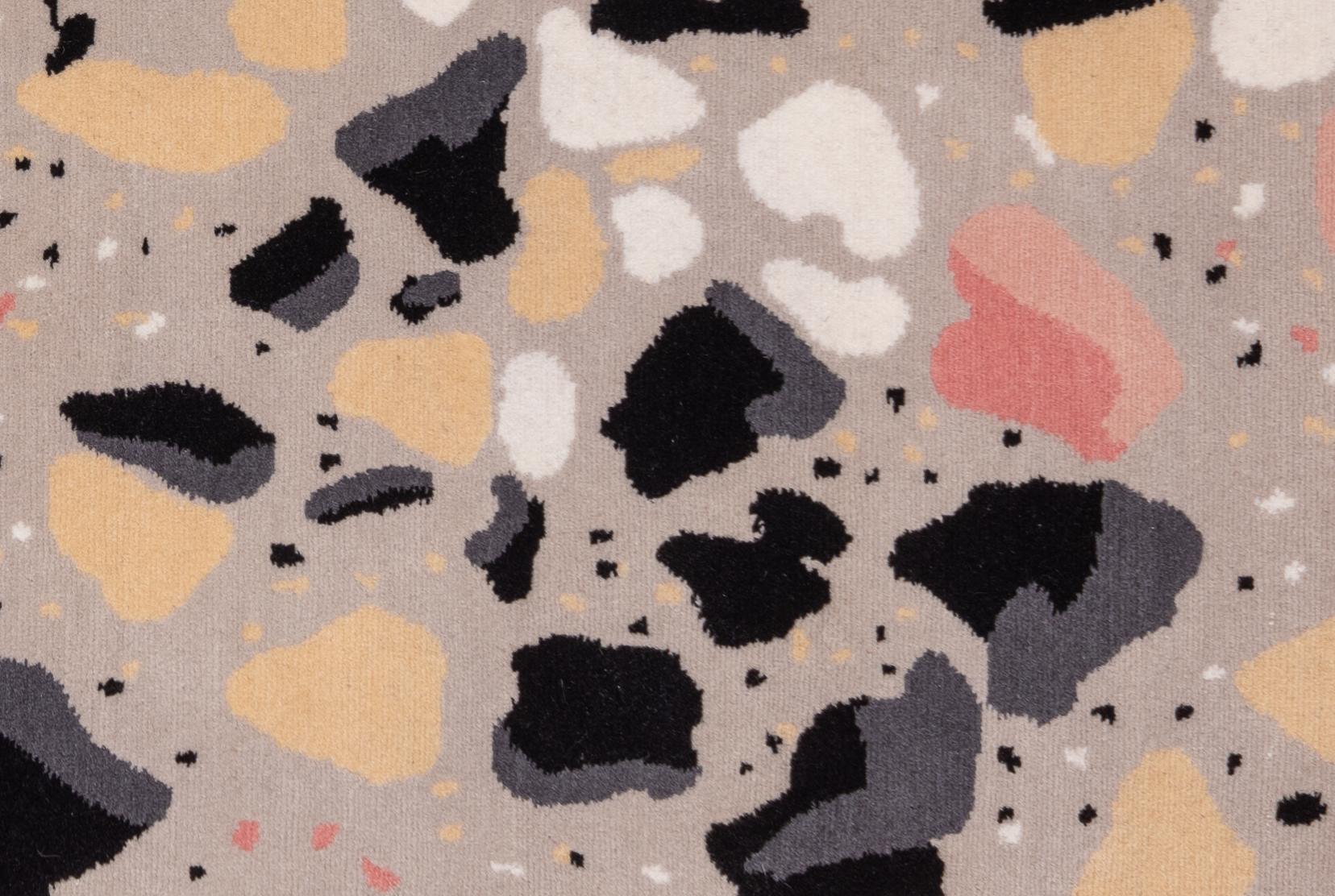 Beigefarbener handgefertigter Teppich aus nepalesischer Wolle, entworfen in Brooklyn (Nepalesisch) im Angebot