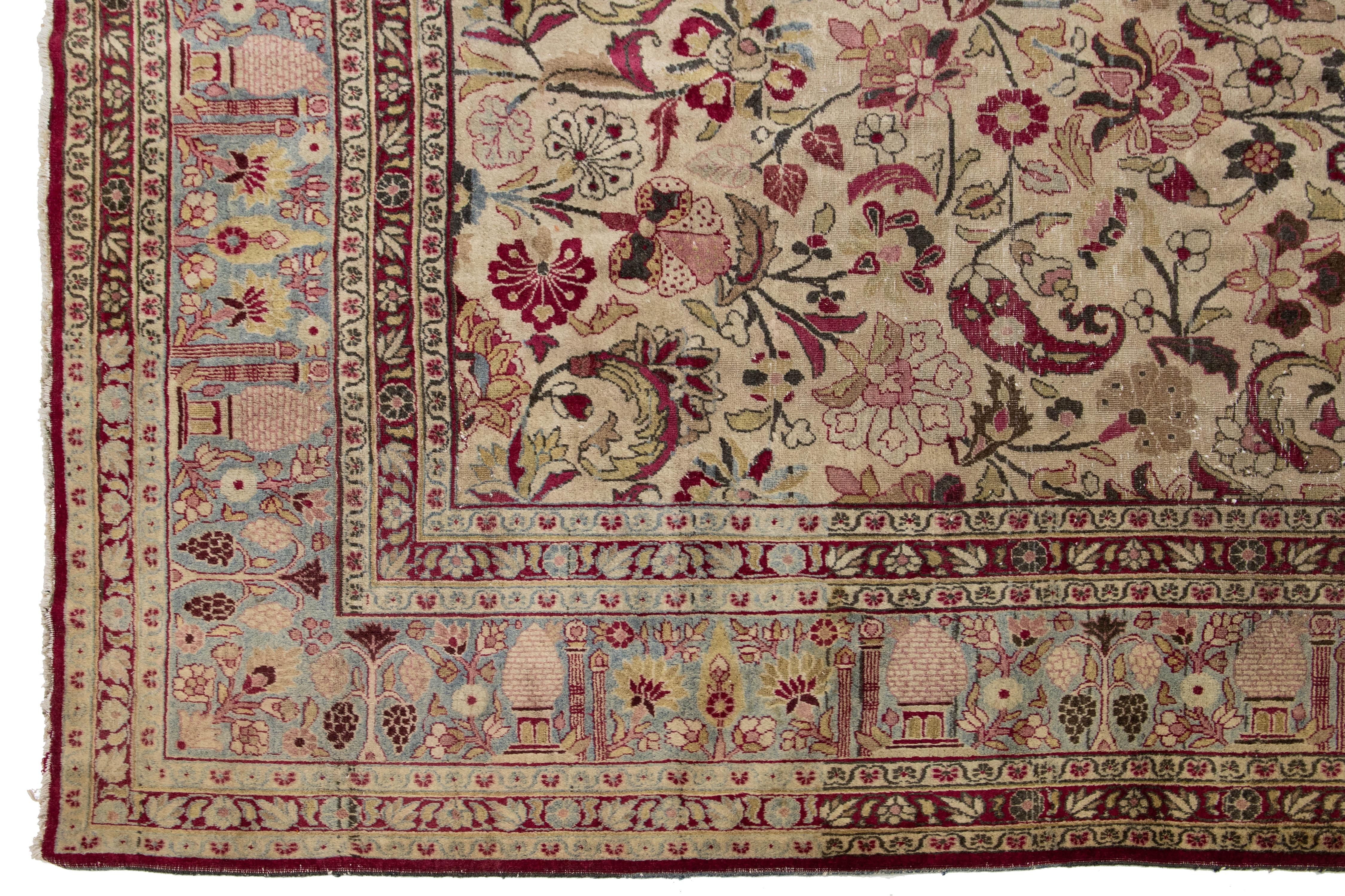 Handgefertigter antiker persischer Mashad-Wollteppich in Beige mit Blumenmuster (20. Jahrhundert) im Angebot
