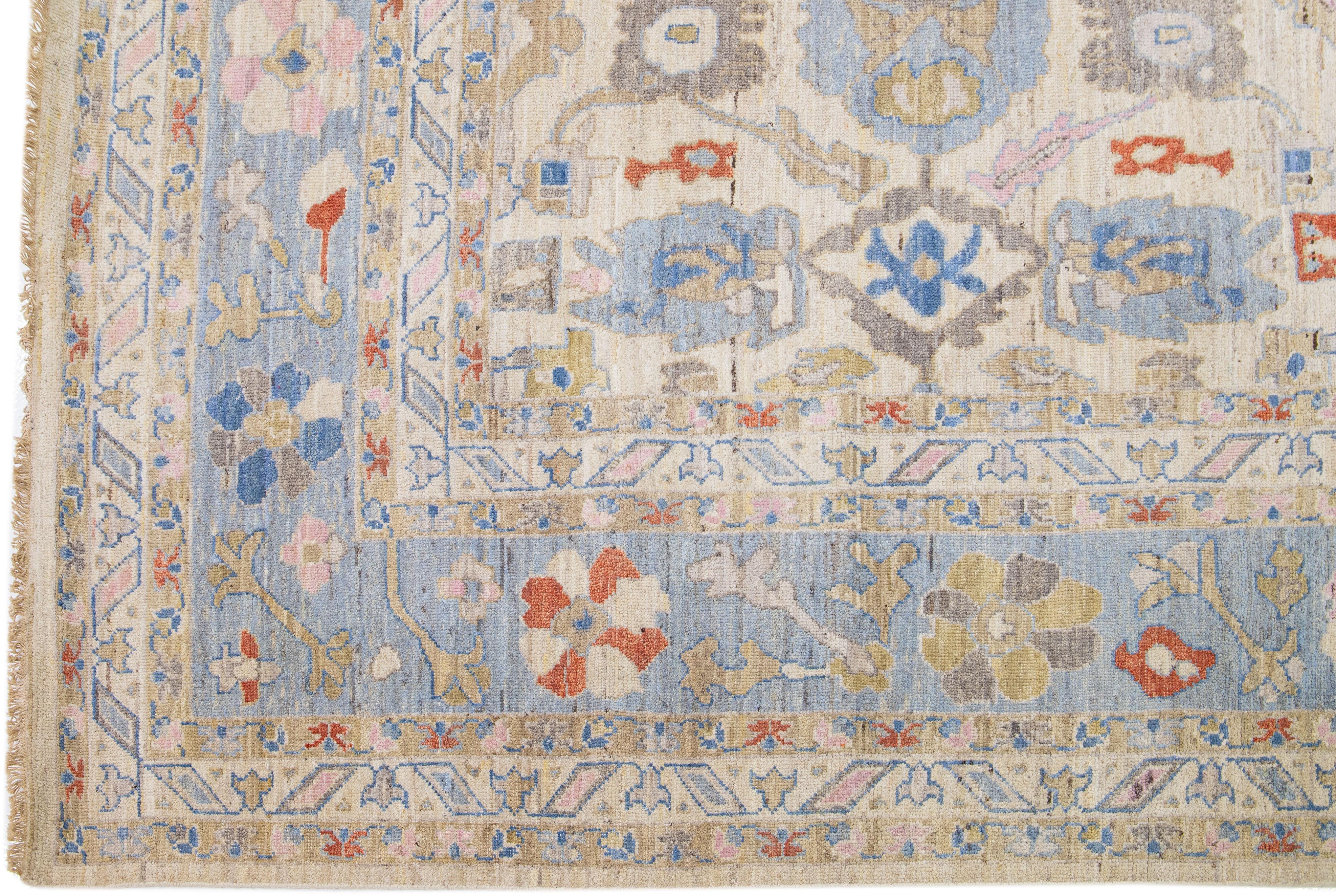Beige Handmade Floral Sultanabad Wool Rug In New Condition For Sale In Norwalk, CT