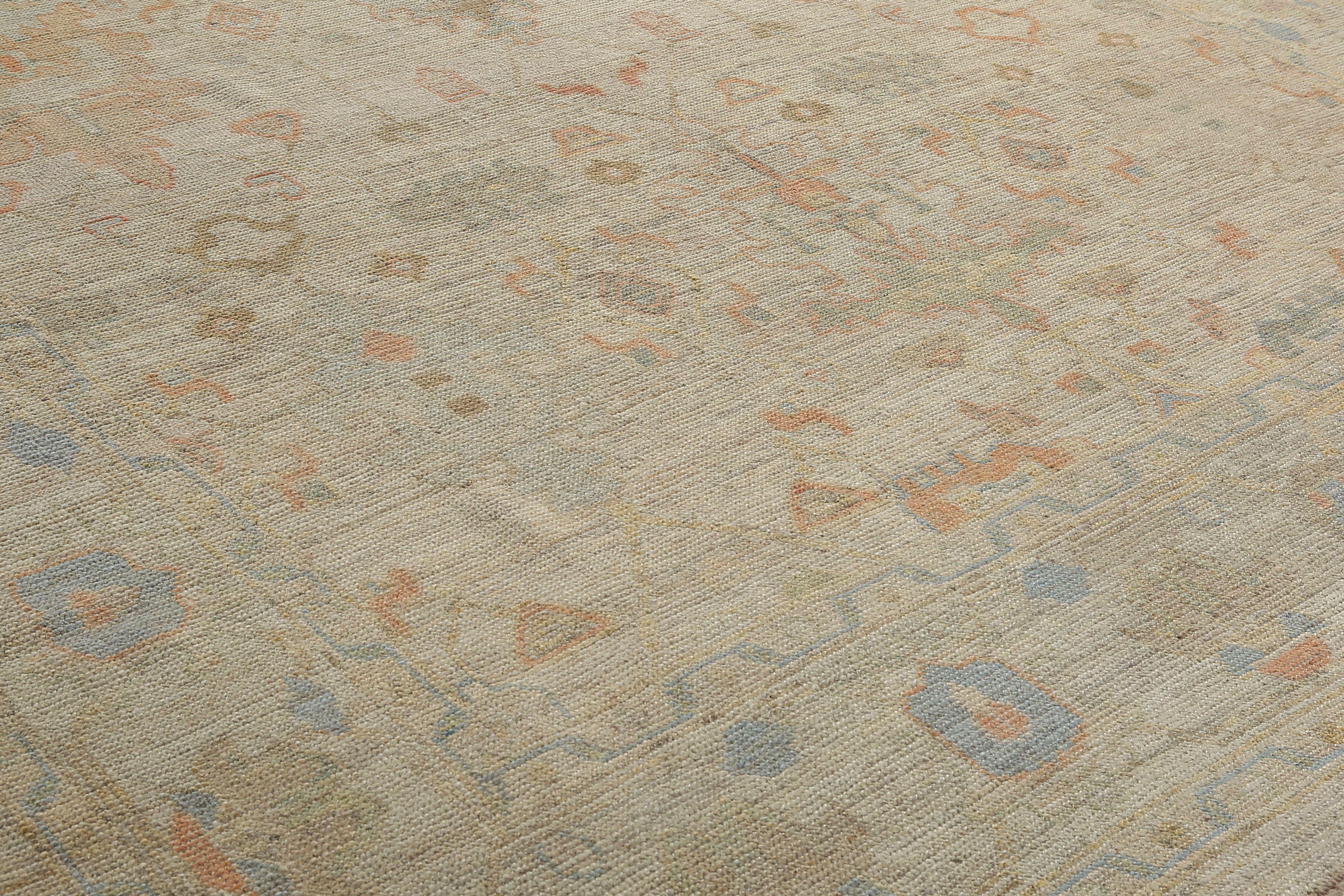 Tappeto Oushak beige fatto a mano in vendita 3