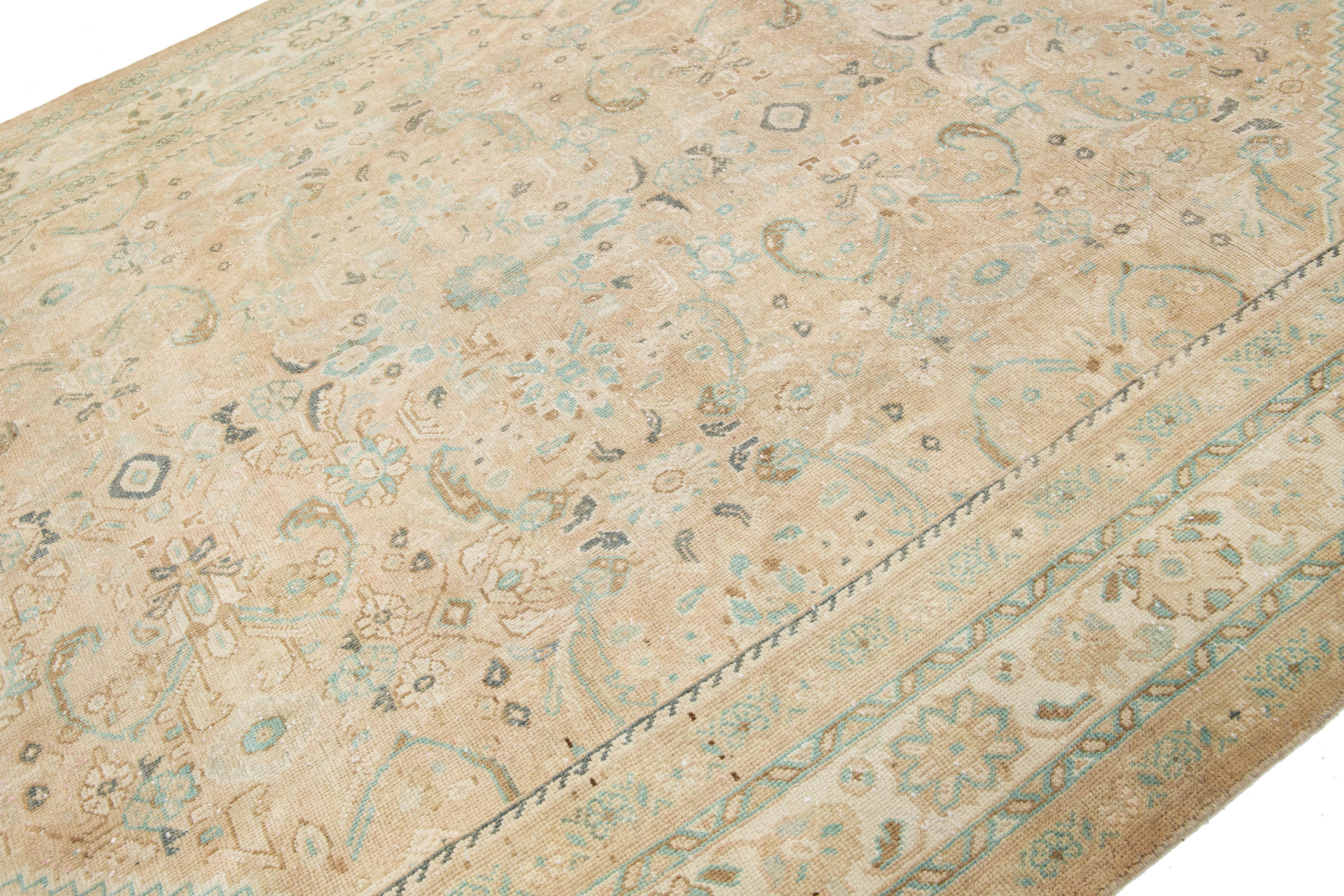 Handgefertigter persischer Mahal-Wollteppich in Beige mit Medaillon-Motiv, Vintage (Islamisch) im Angebot