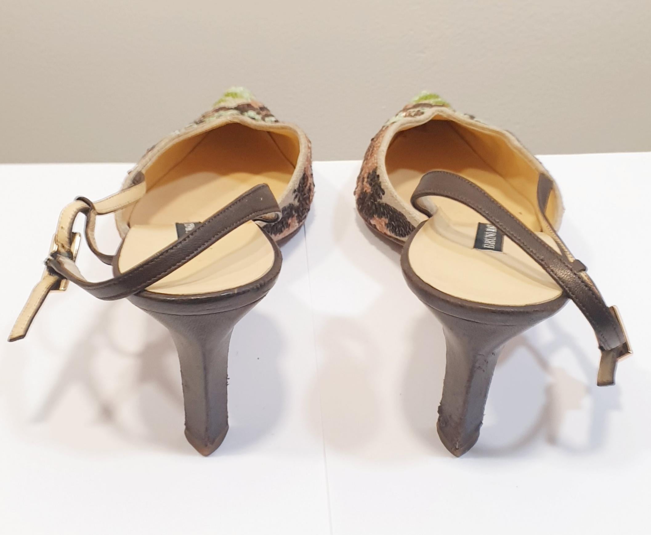 Sandales à talons beiges avec sequins de Bruno Magli en vente 1
