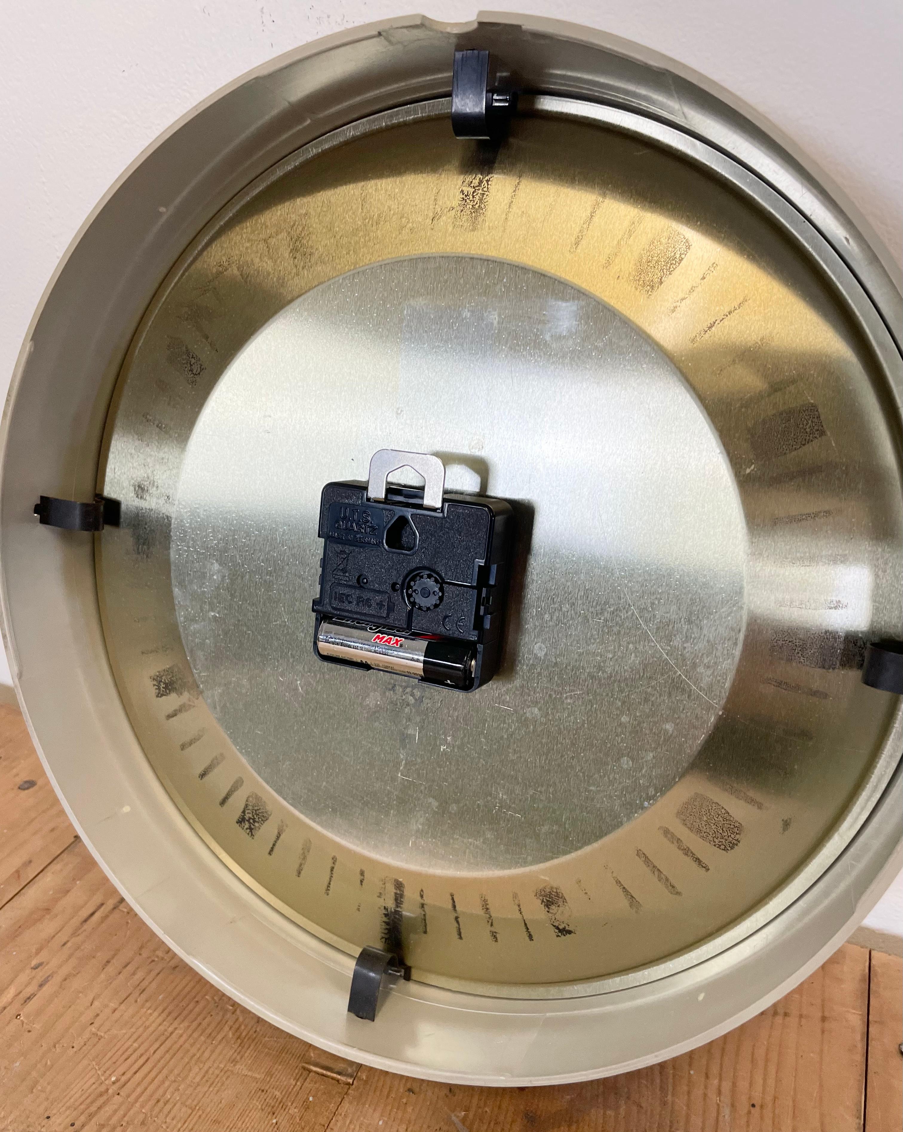 Beige Industrial Bakelite Wall Clock From Pragotron, 1970s 4