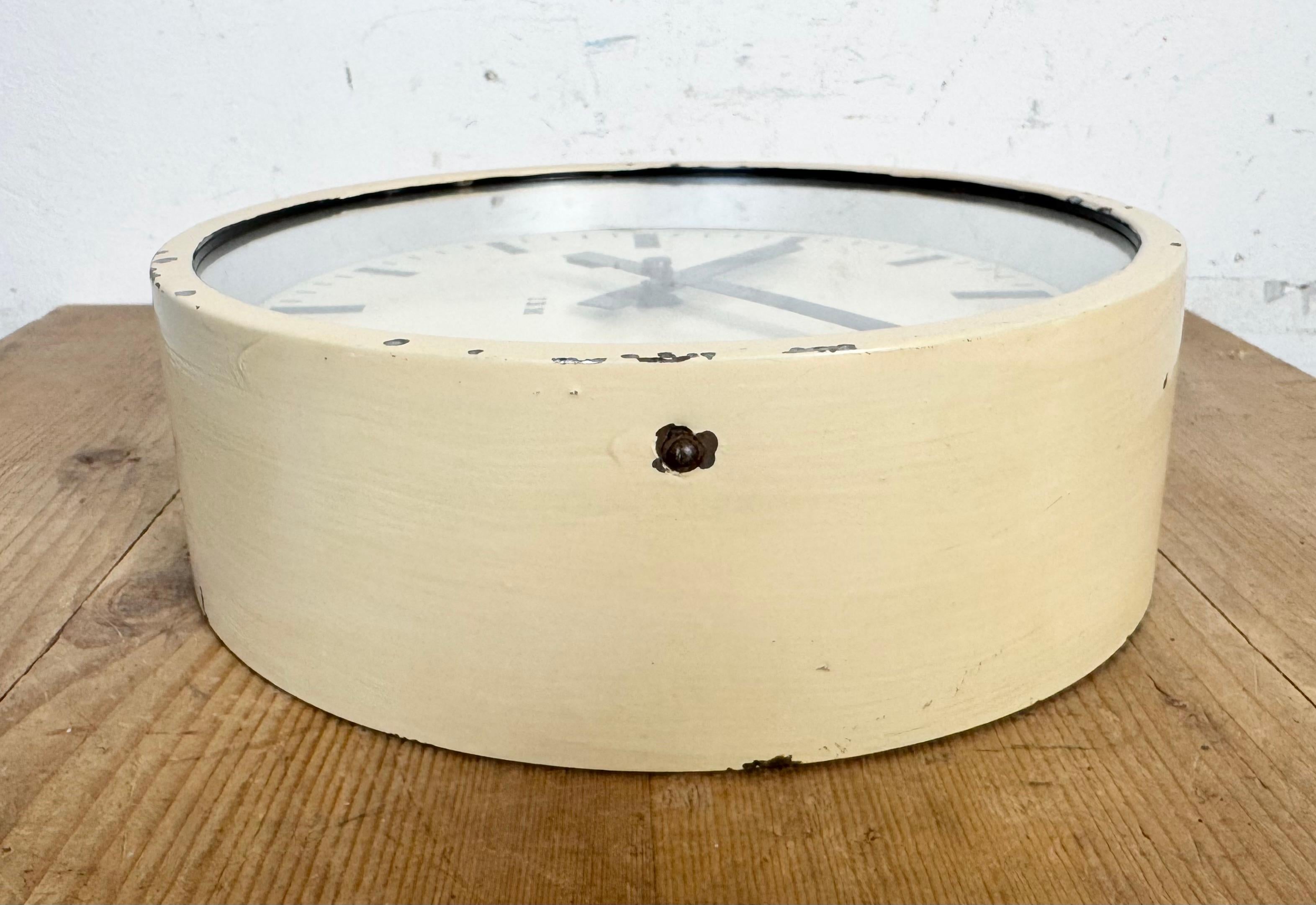 Horloge murale industrielle beige d'IBM, années 1950 5