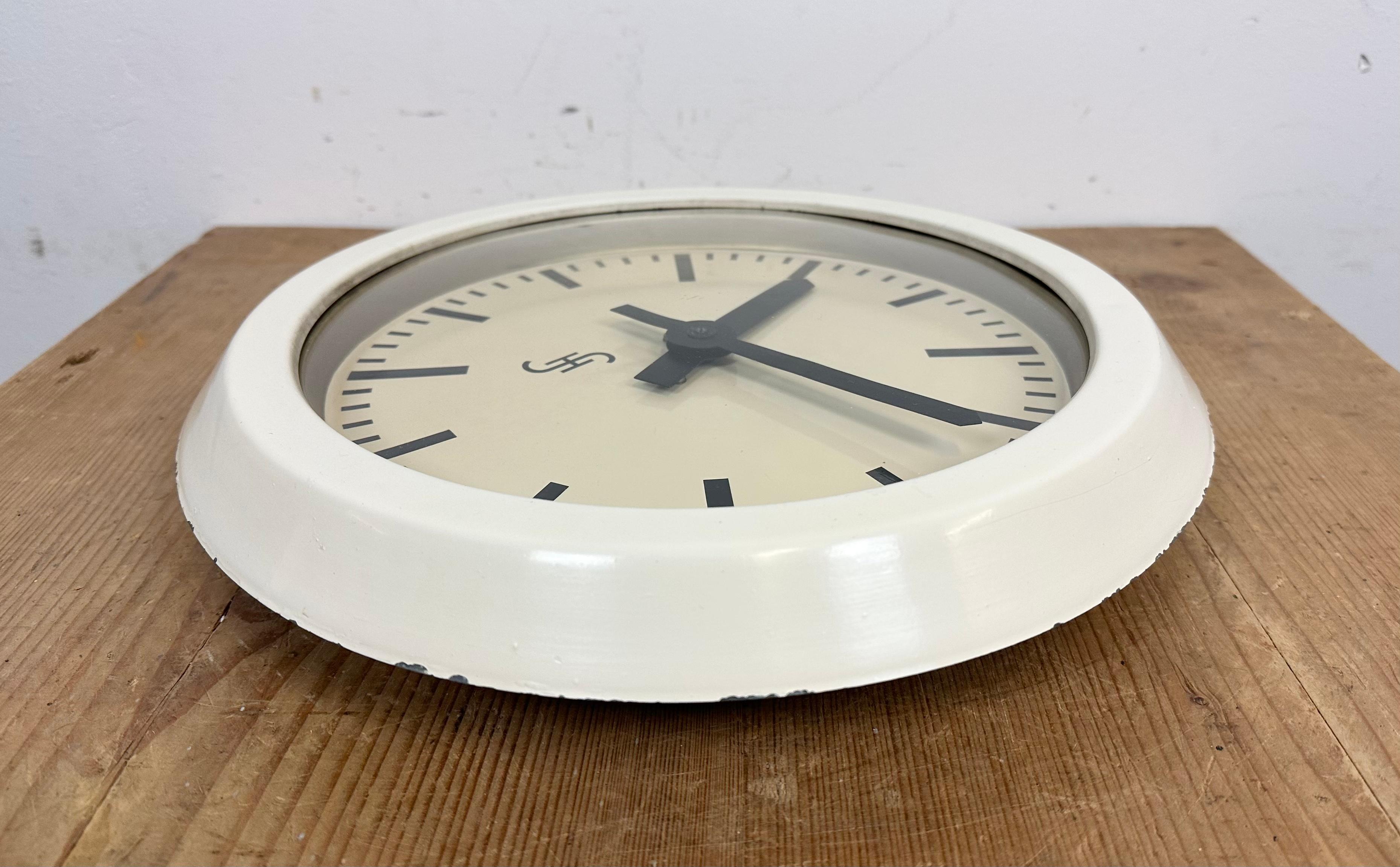 Beige Industrial Factory Wall Clock from Siemens, 1950s For Sale 5