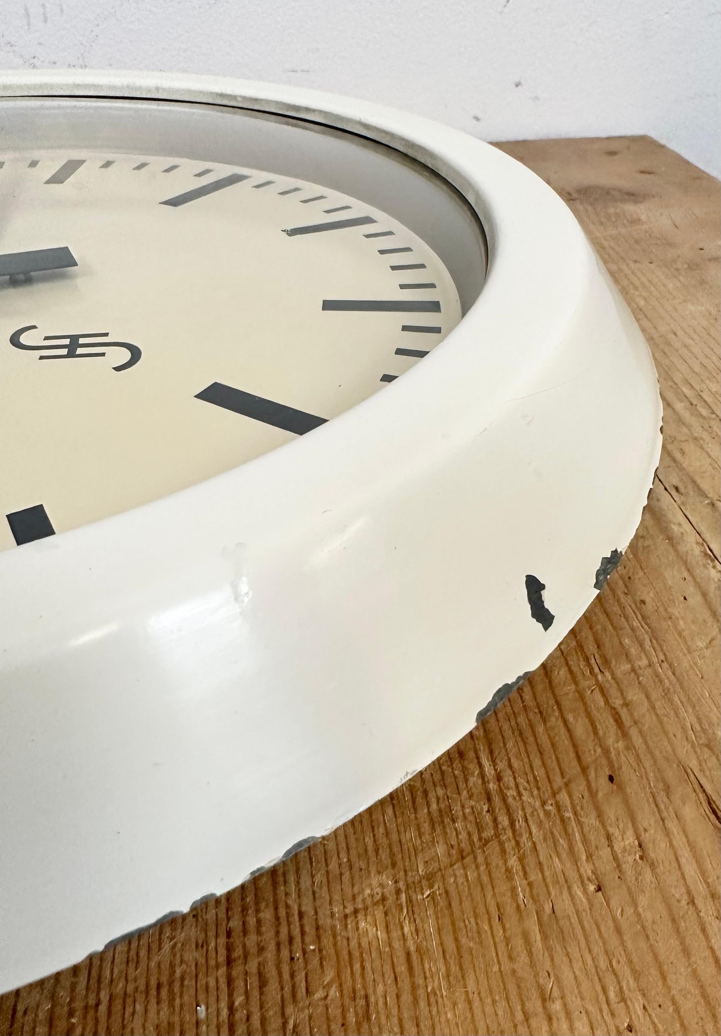 Beige Industrial Factory Wall Clock from Siemens, 1950s For Sale 7