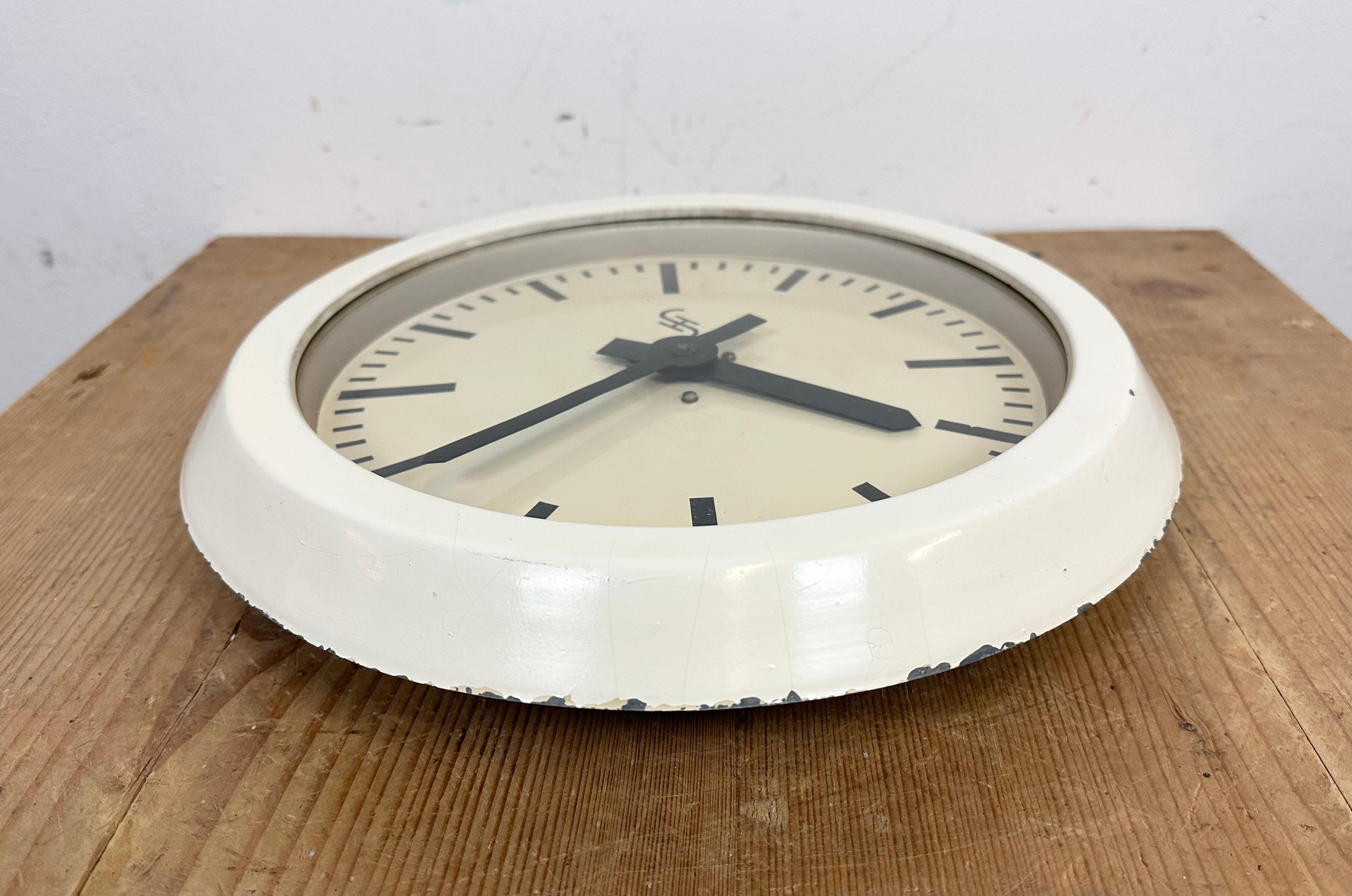 Beige Industrial Factory Wall Clock from Siemens, 1950s For Sale 8
