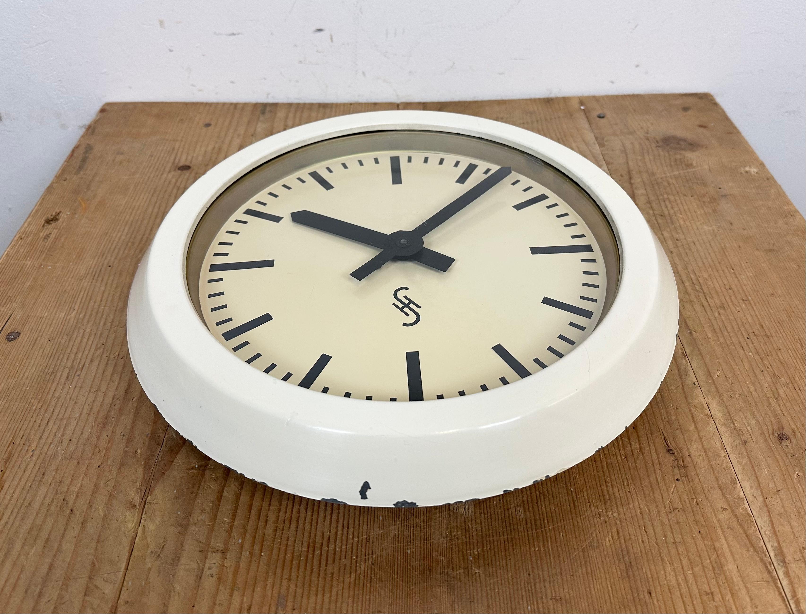 Beige Industrial Factory Wall Clock from Siemens, 1950s For Sale 1