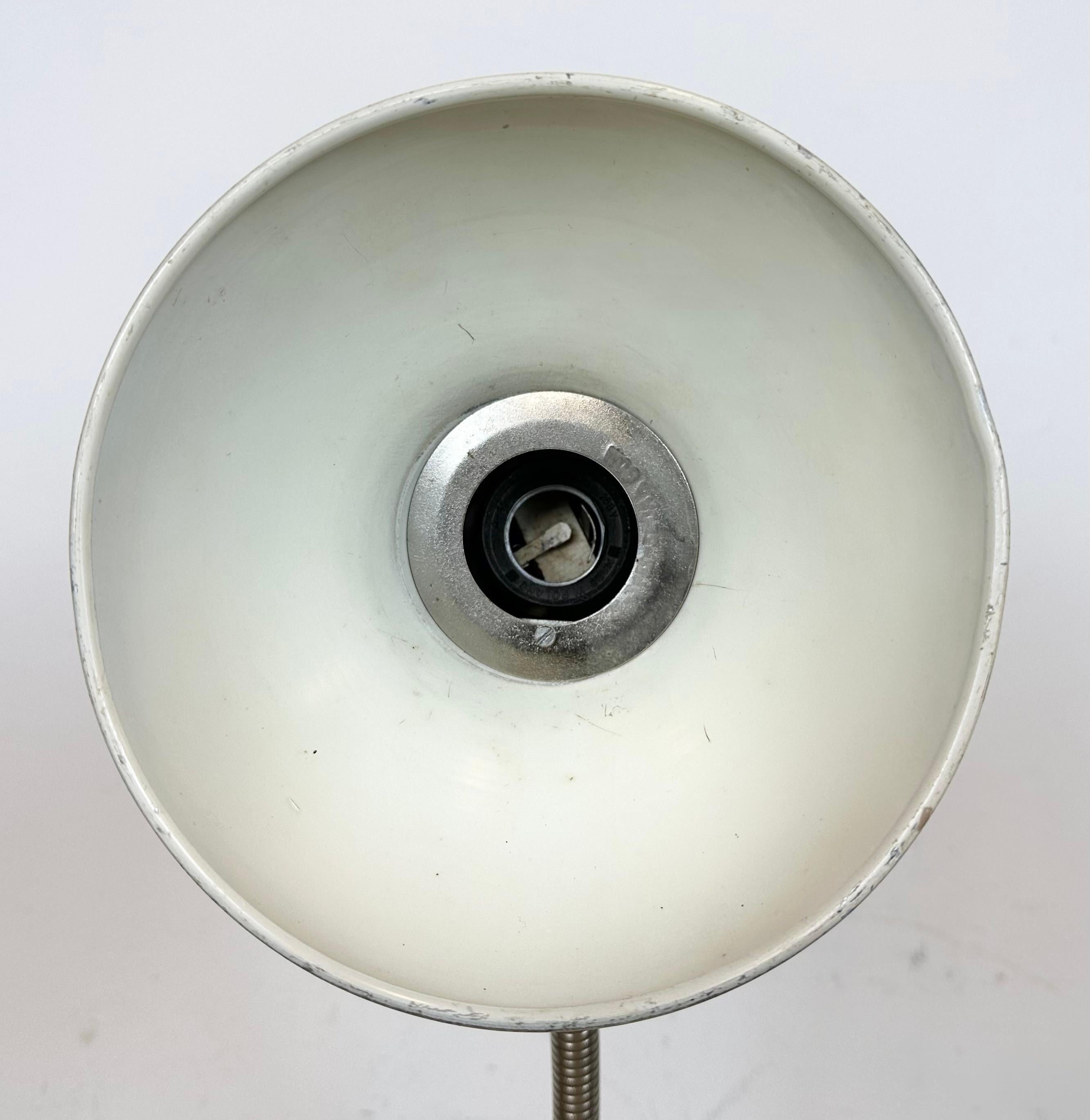 Industrielle Gooseneck-Tischlampe in Beige, 1960er-Jahre 8