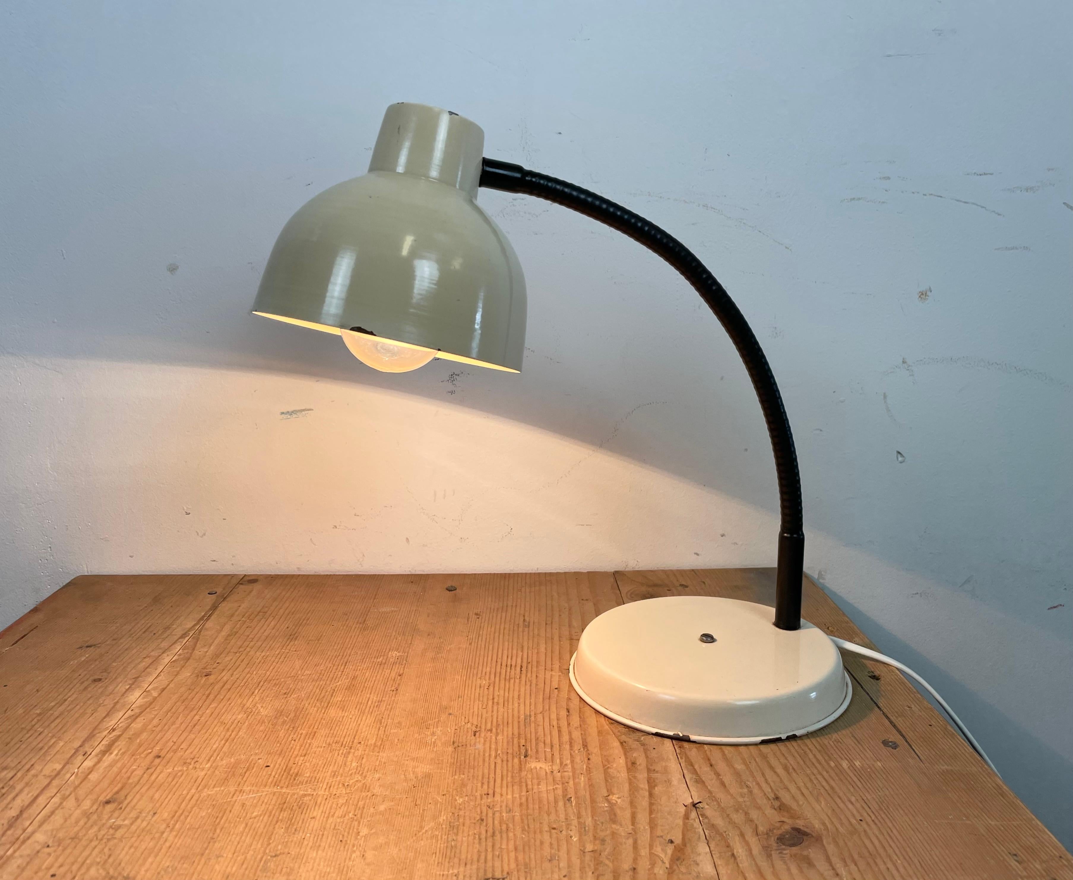 Beige Industrial Gooseneck Table Lamp, 1960s For Sale 10