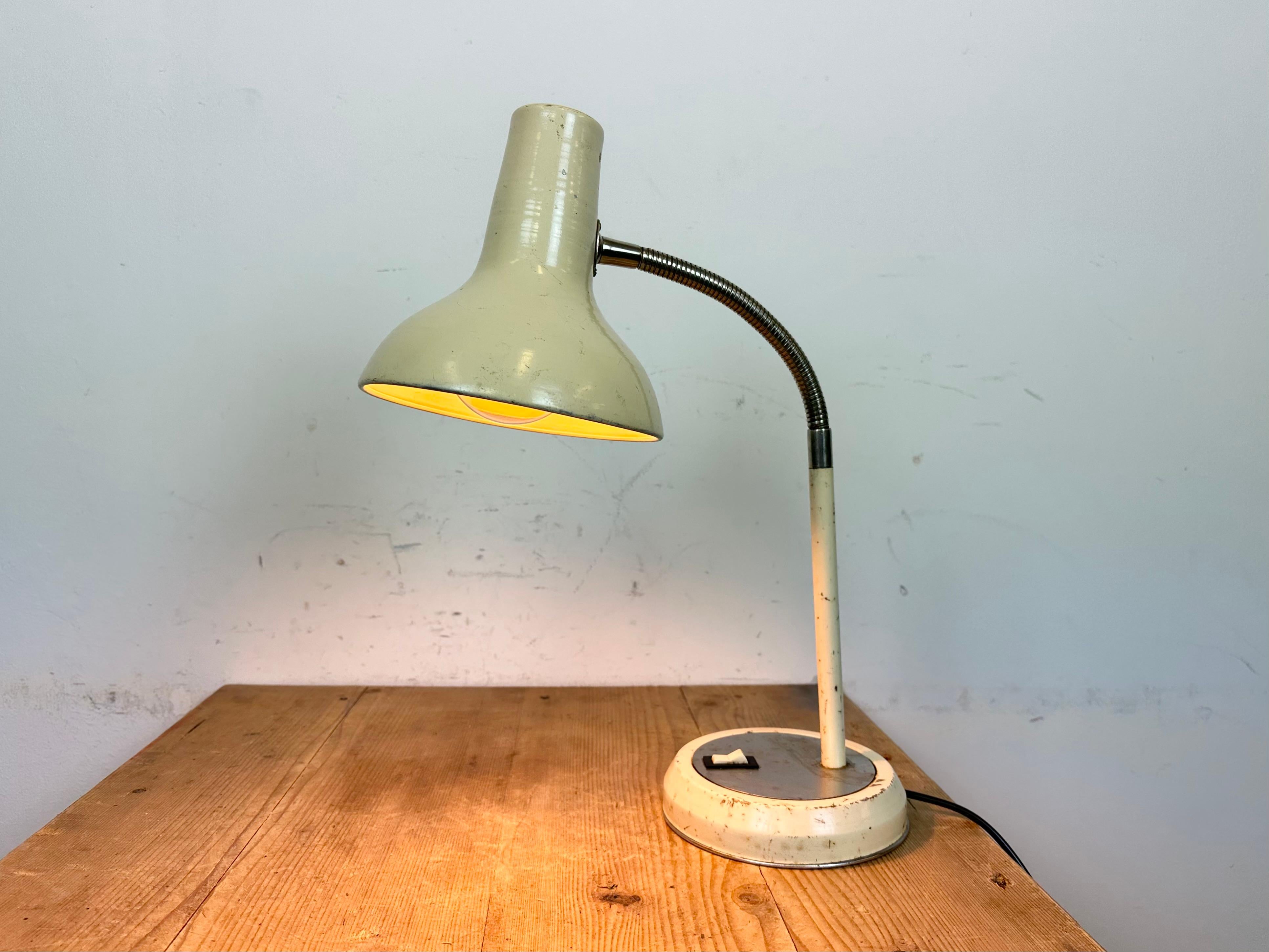 Beige Industrial Gooseneck Table Lamp, 1960s For Sale 14