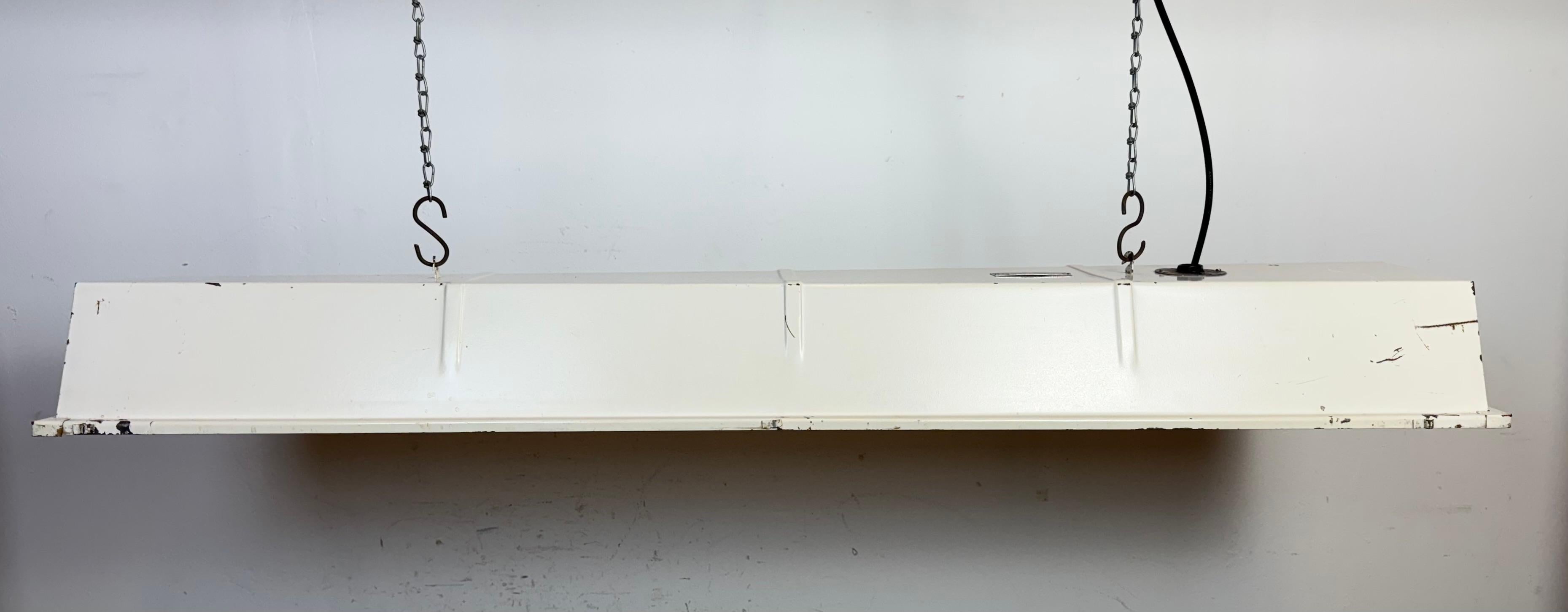 Industrielle Hängelampe aus Famor in Beige, 1970er Jahre (Ende des 20. Jahrhunderts) im Angebot