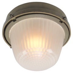 Apliques de metal industrial beige con vidrio tallado esmerilado de Holophane, Francia
