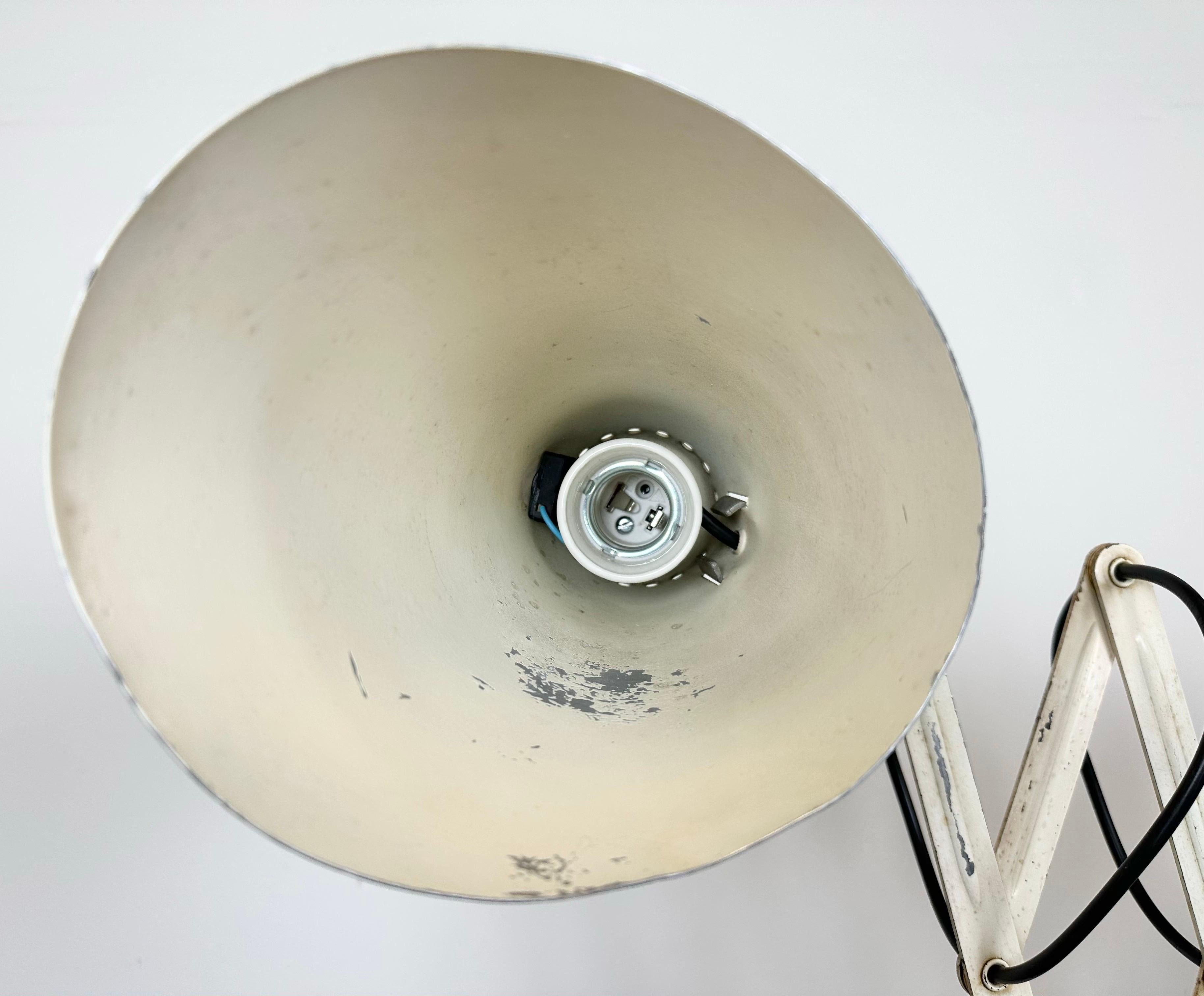 Beige Industrial Midcentury Scissor Wall Lamp, 1950s For Sale 3