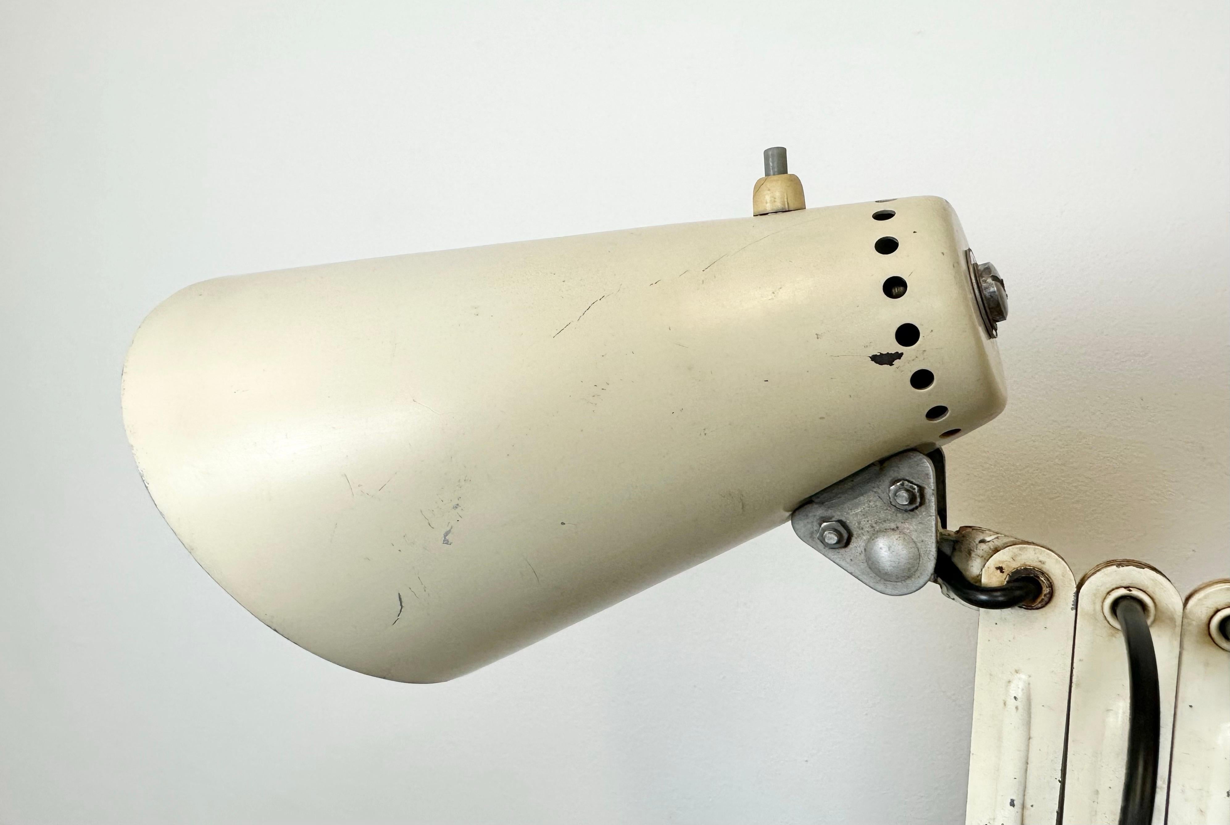 Beige Industrial Midcentury Scissor Wall Lamp, 1950s For Sale 5