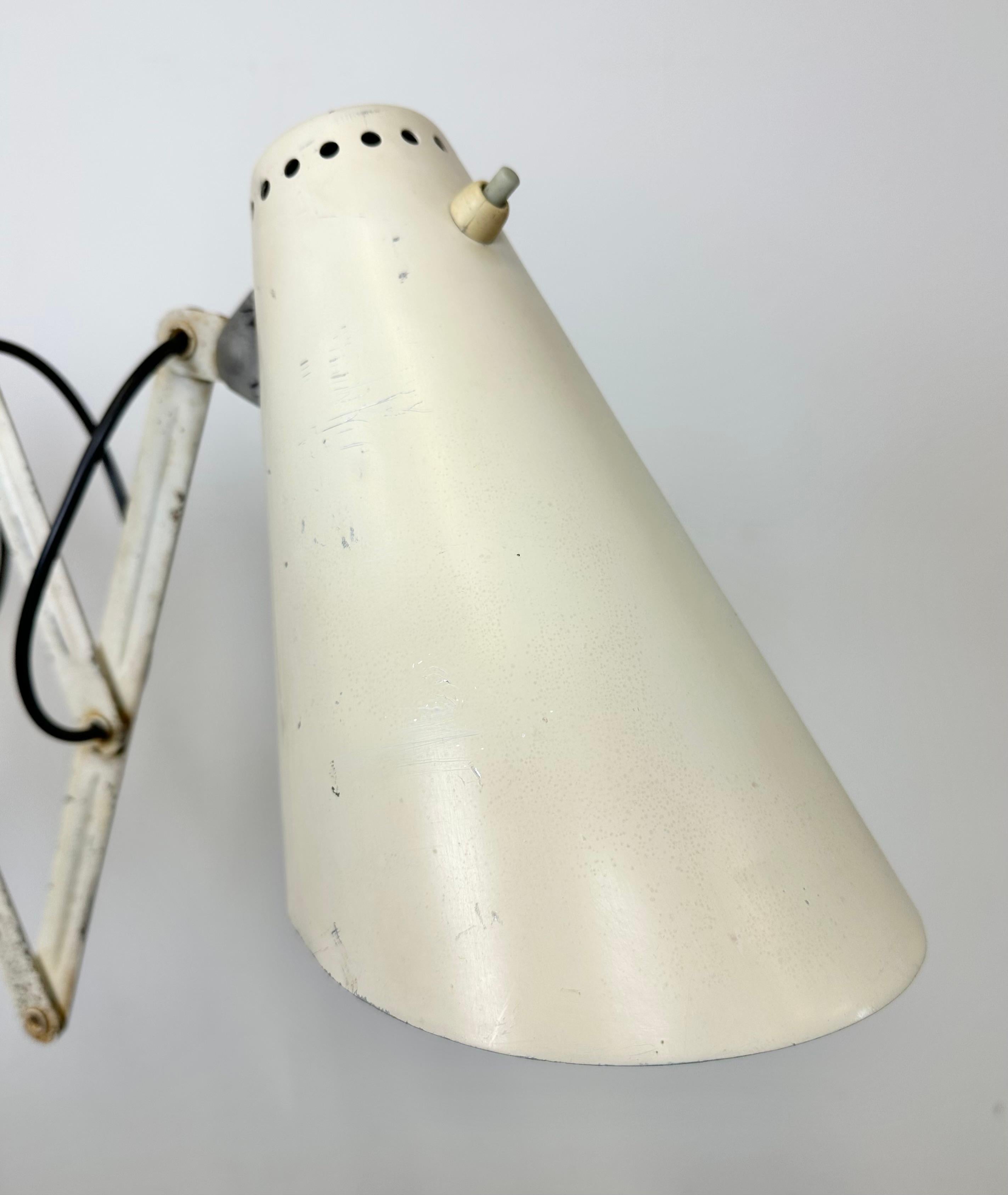 Beige Industrial Midcentury Scissor Wall Lamp, 1950s For Sale 11