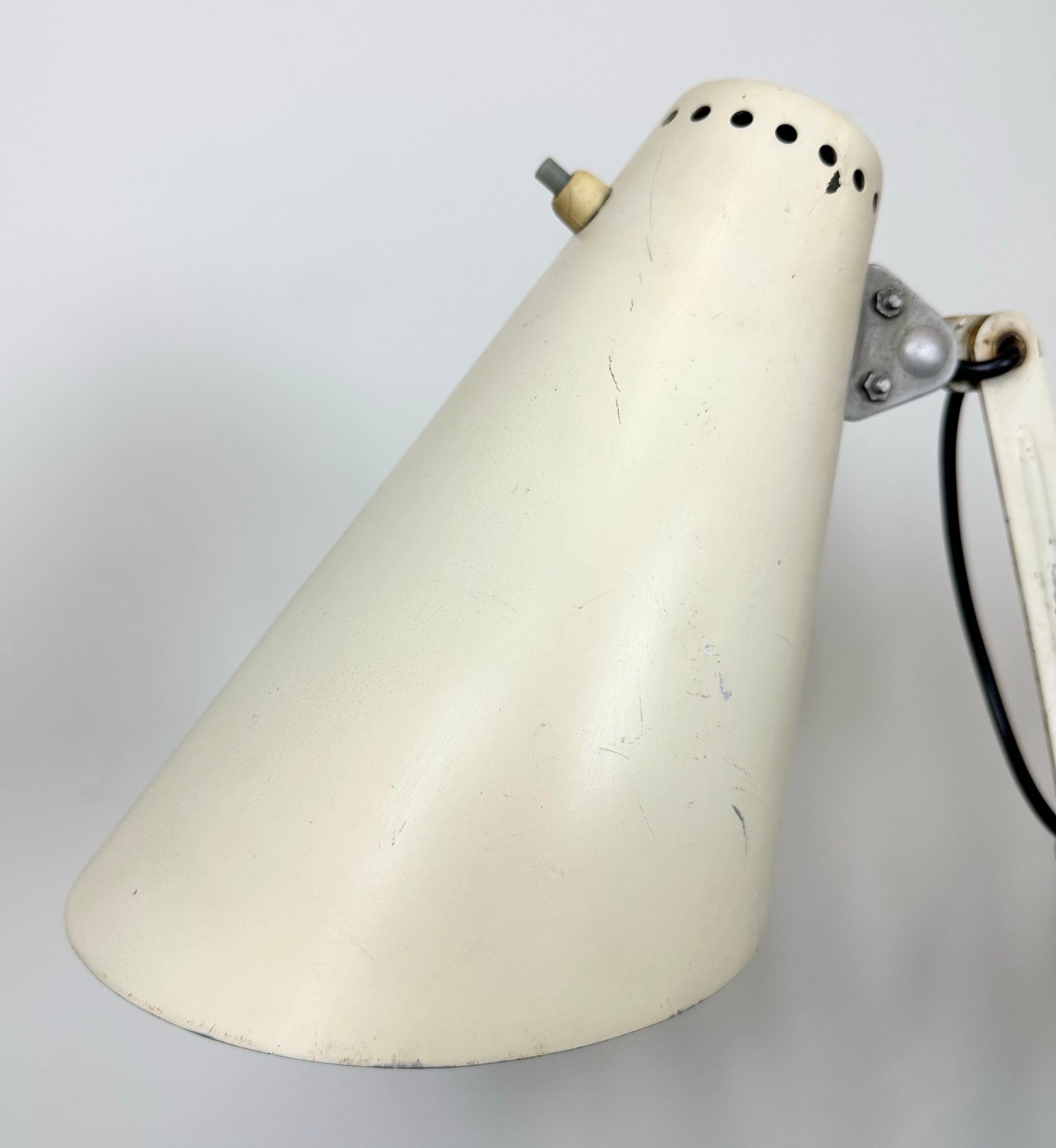 20th Century Beige Industrial Midcentury Scissor Wall Lamp, 1950s For Sale