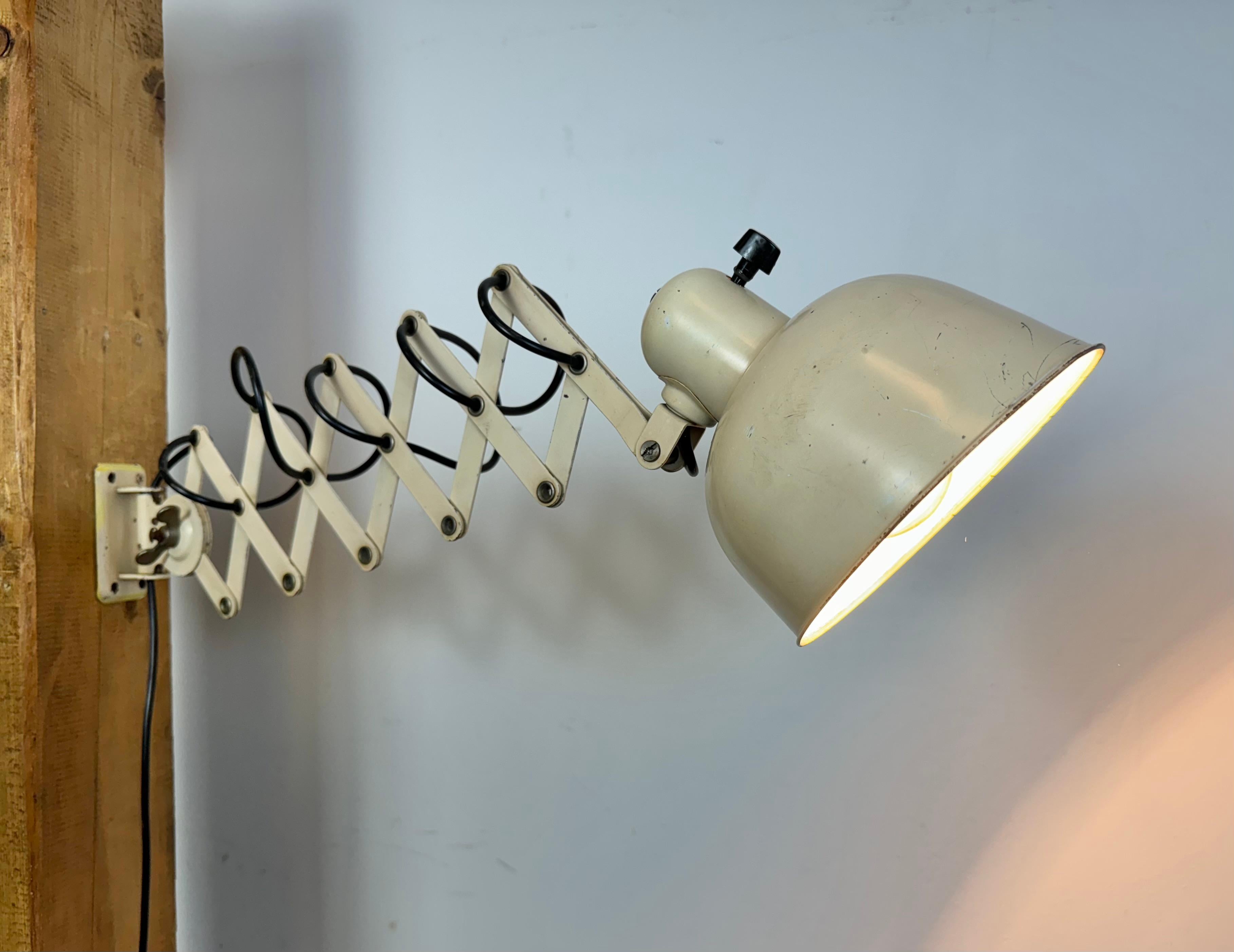 Beige Industrial Midcentury Scissor Wall Lamp from Wila Leuchten, 1960s For Sale 12