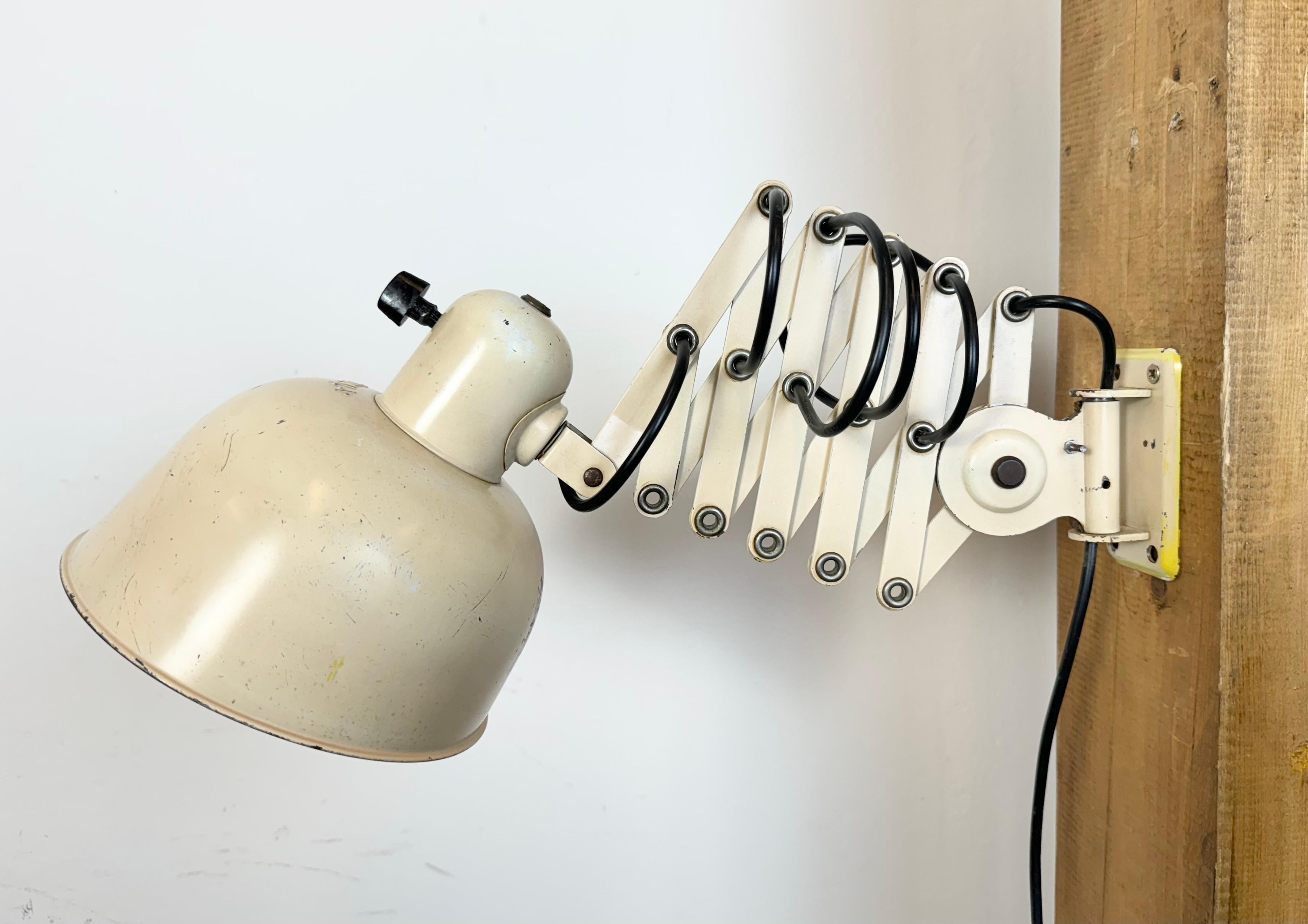 Beige Industrial Midcentury Scissor Wall Lamp from Wila Leuchten, 1960s For Sale 1