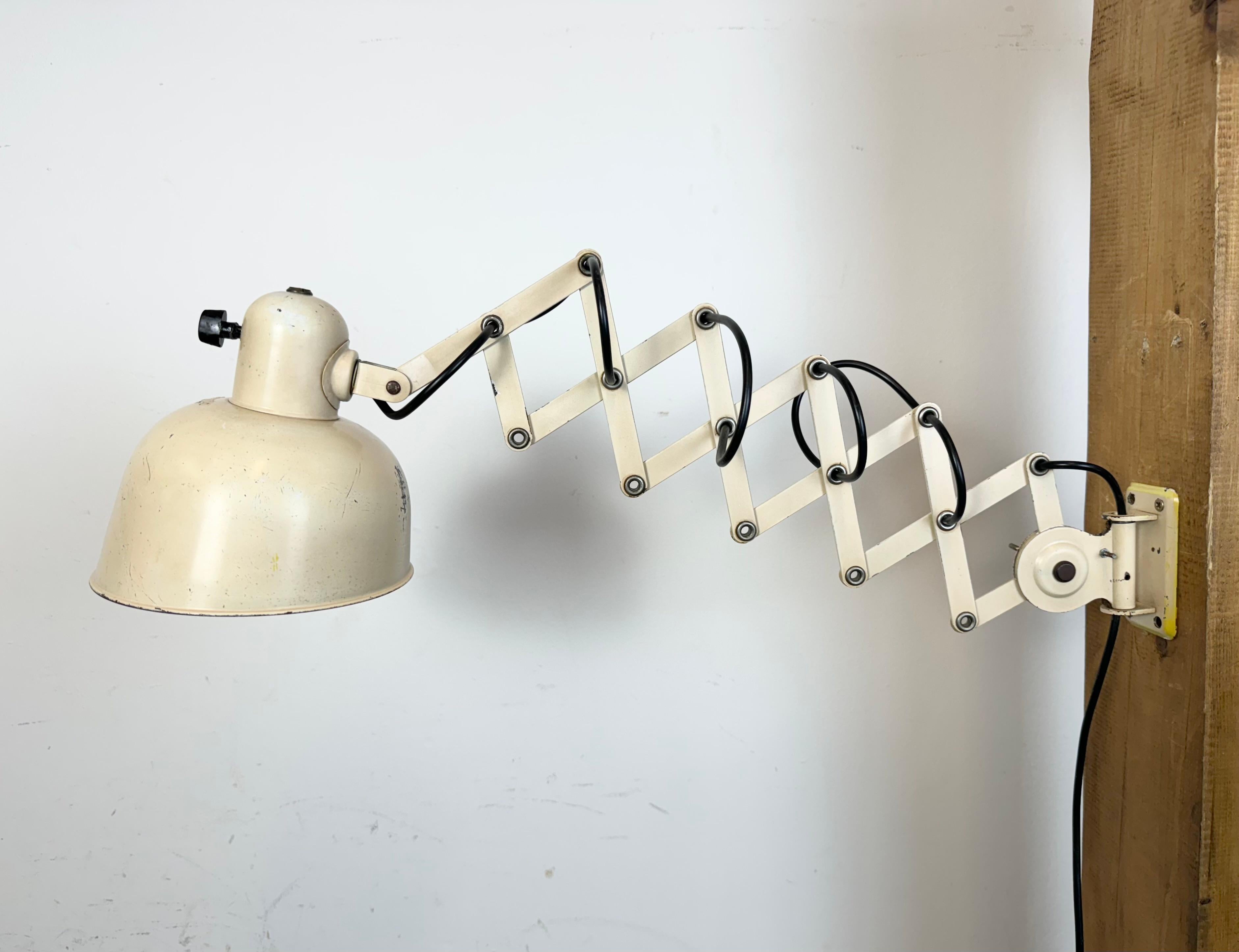Beige Industrial Midcentury Scissor Wall Lamp from Wila Leuchten, 1960s For Sale 2