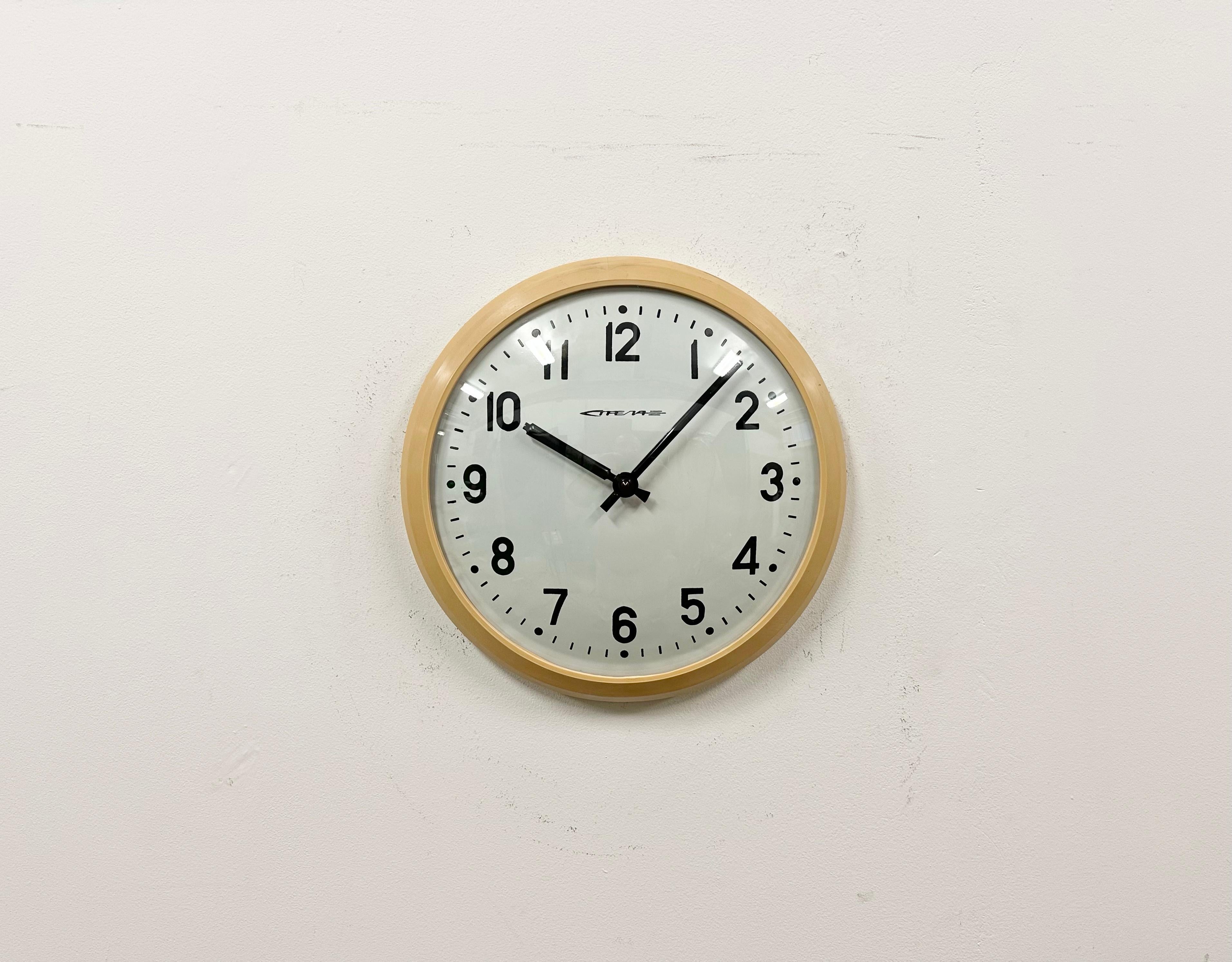Beige Industrial Soviet Bakelite Factory Wall Clock from Strela, 1960s For Sale 1