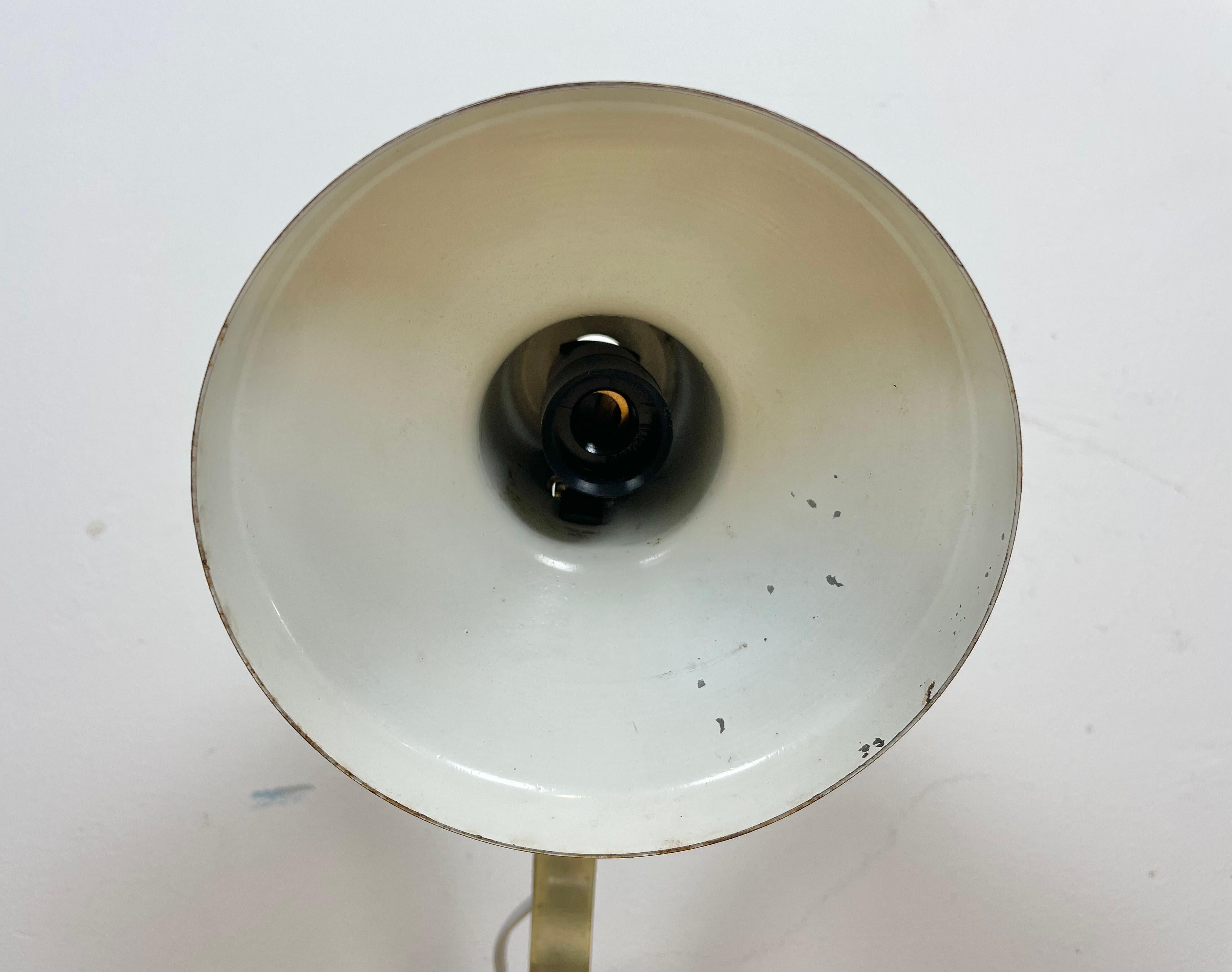XX secolo Lampada da tavolo industriale beige di Metal Mot, anni '60 in vendita
