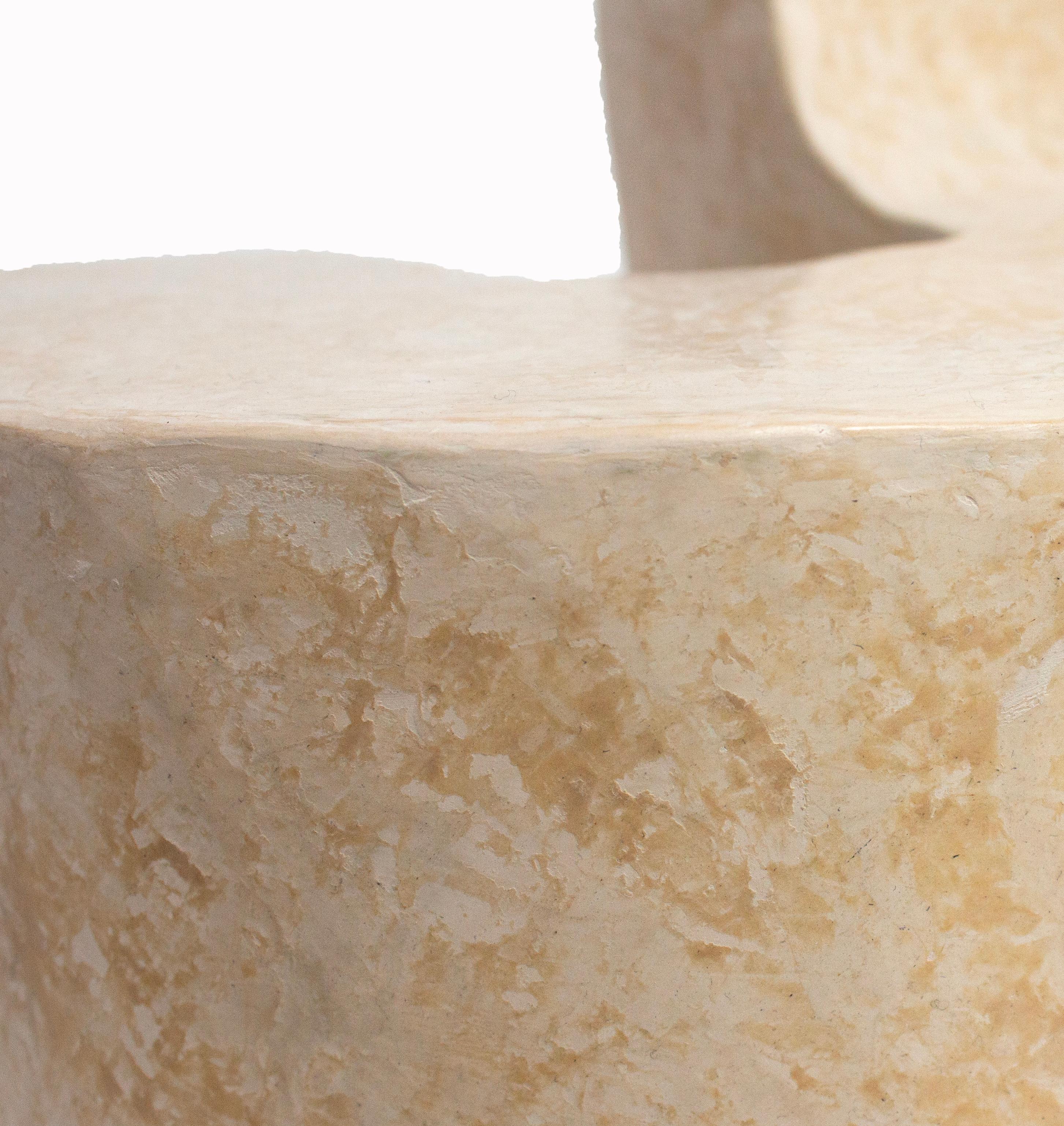 Postmoderno Scultura artigianale Beige Inverse di Rachael Heritage in vendita