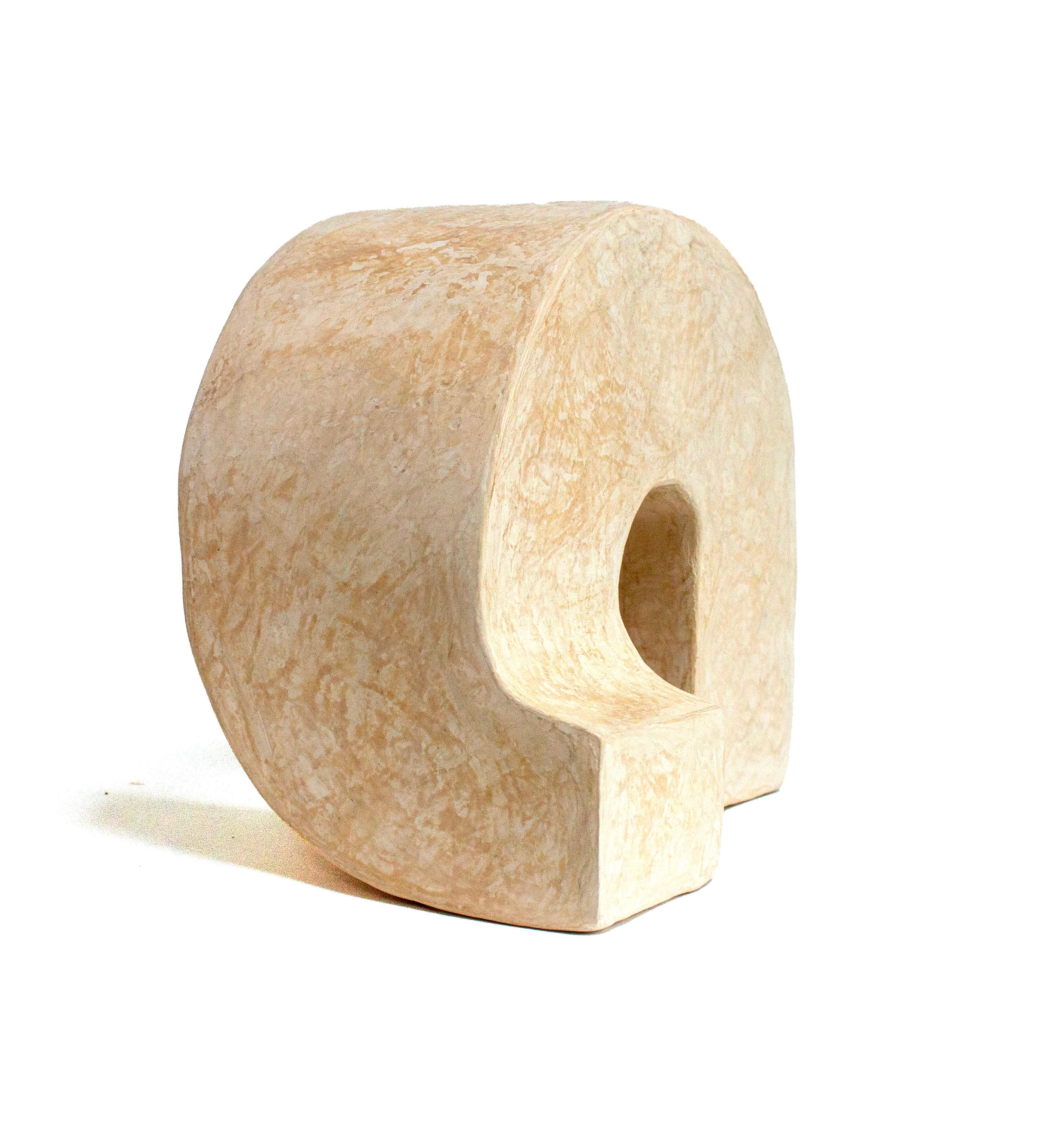 XXI secolo e contemporaneo Scultura artigianale Beige Inverse di Rachael Heritage in vendita