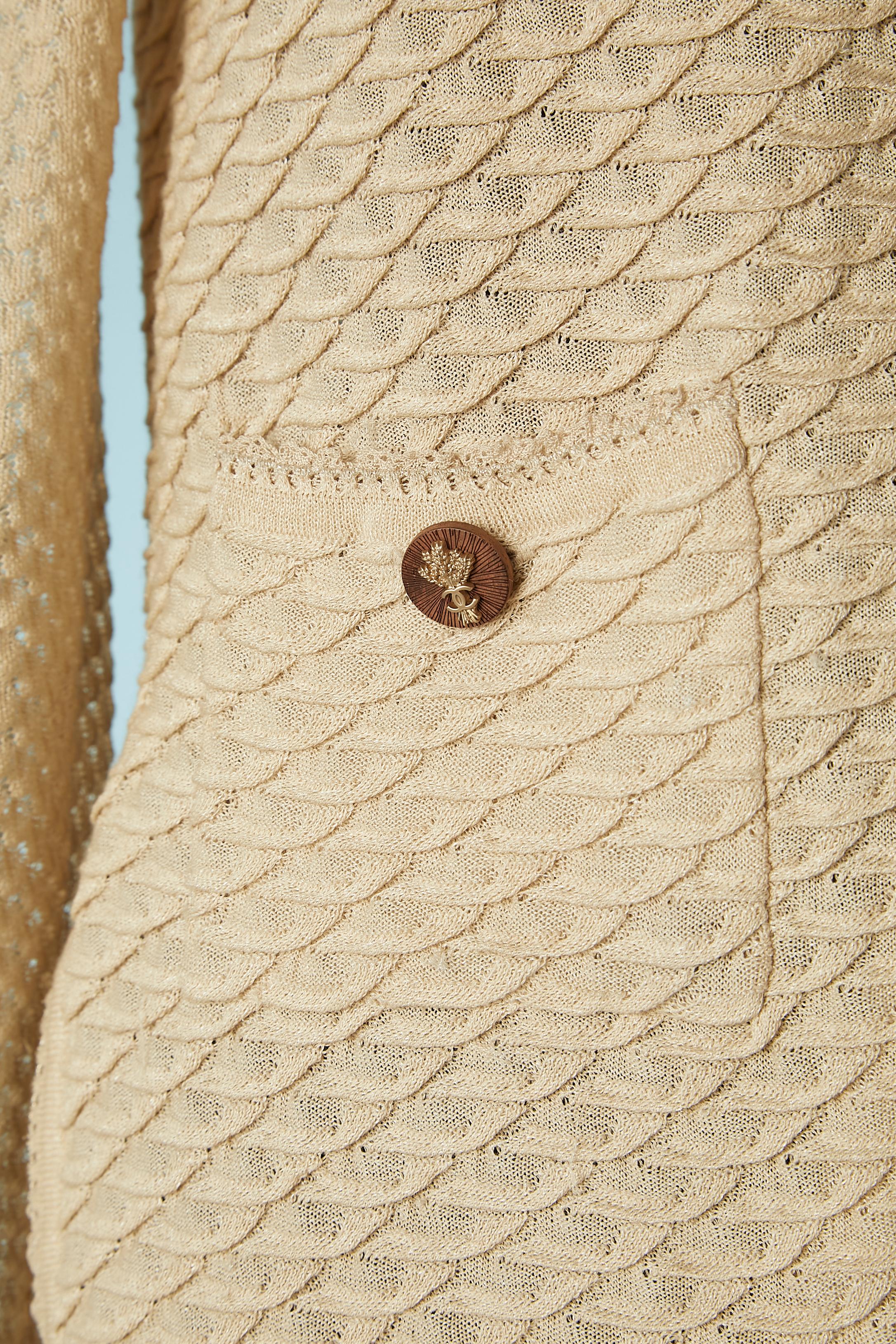 Beige jacquard cardigan with wood branded buttons Chanel  In Good Condition For Sale In Saint-Ouen-Sur-Seine, FR