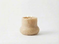 Candela Kaen di Design Rituals in cera naturale beige di Monics+Vieira