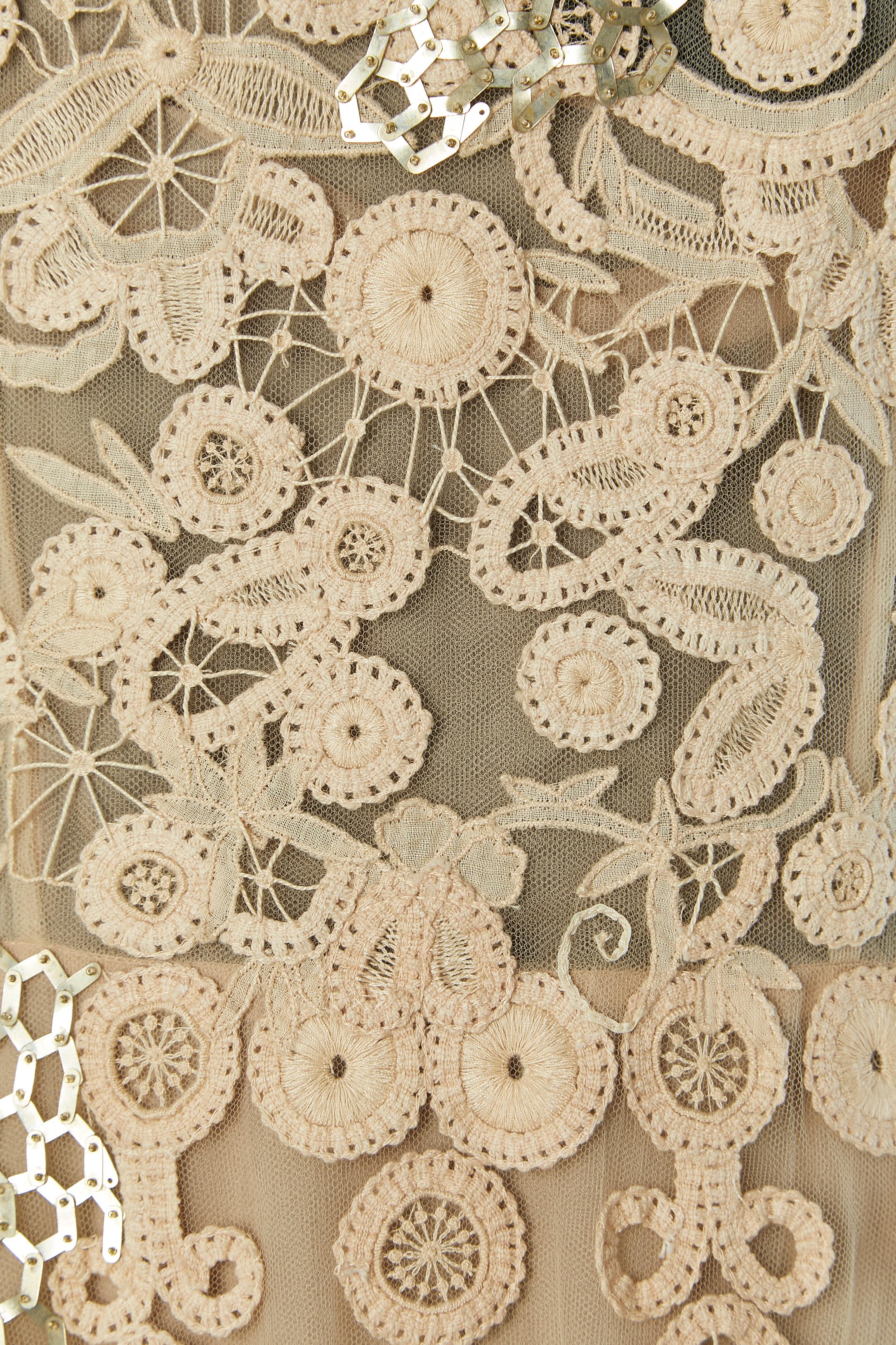 beige lace and tulle evening dress with gold beadwork VALENTINO In Excellent Condition In Saint-Ouen-Sur-Seine, FR