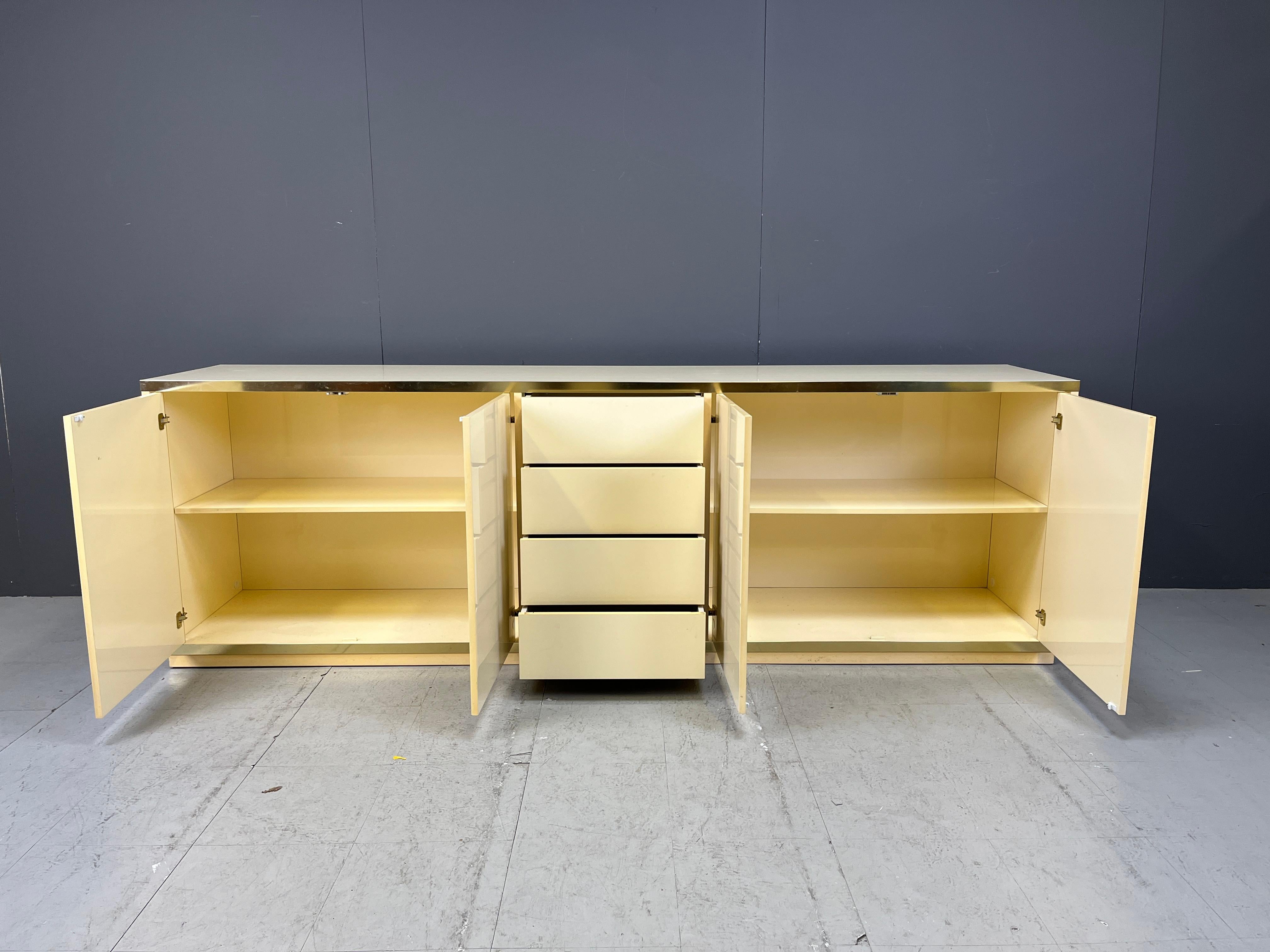 Crédence beige à la manière de Jean Claude Mahey, 1970 en vente 4