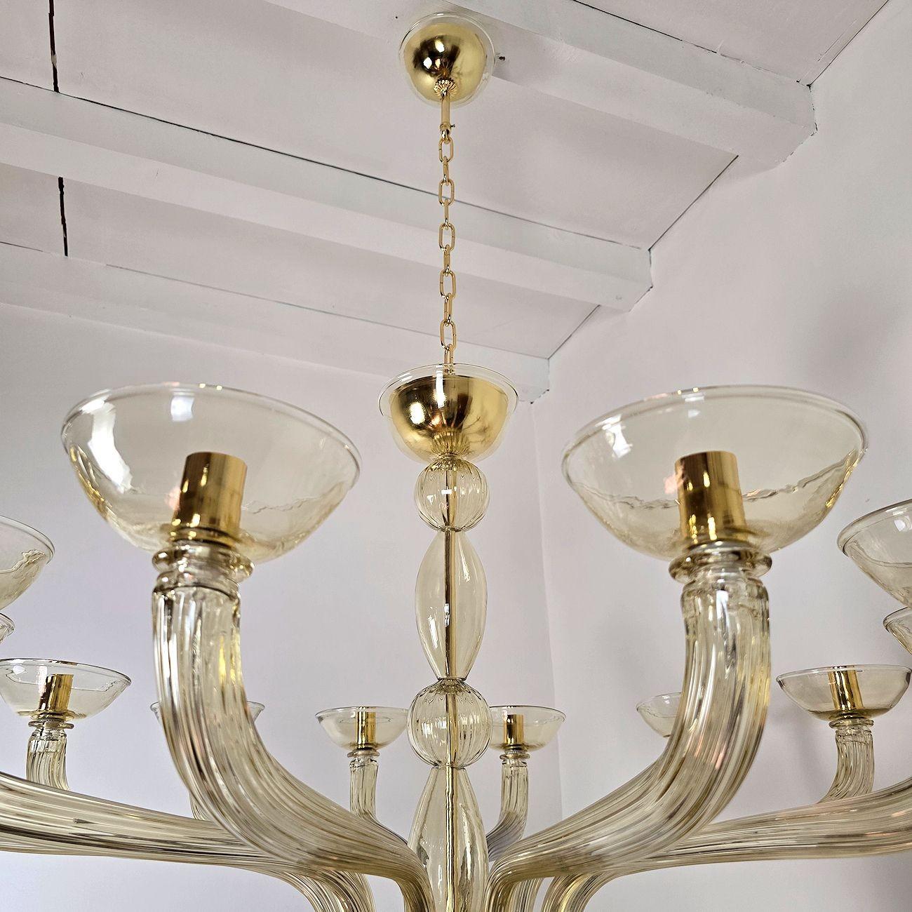 Fine XX secolo Grande lampadario beige in vetro di Murano in vendita