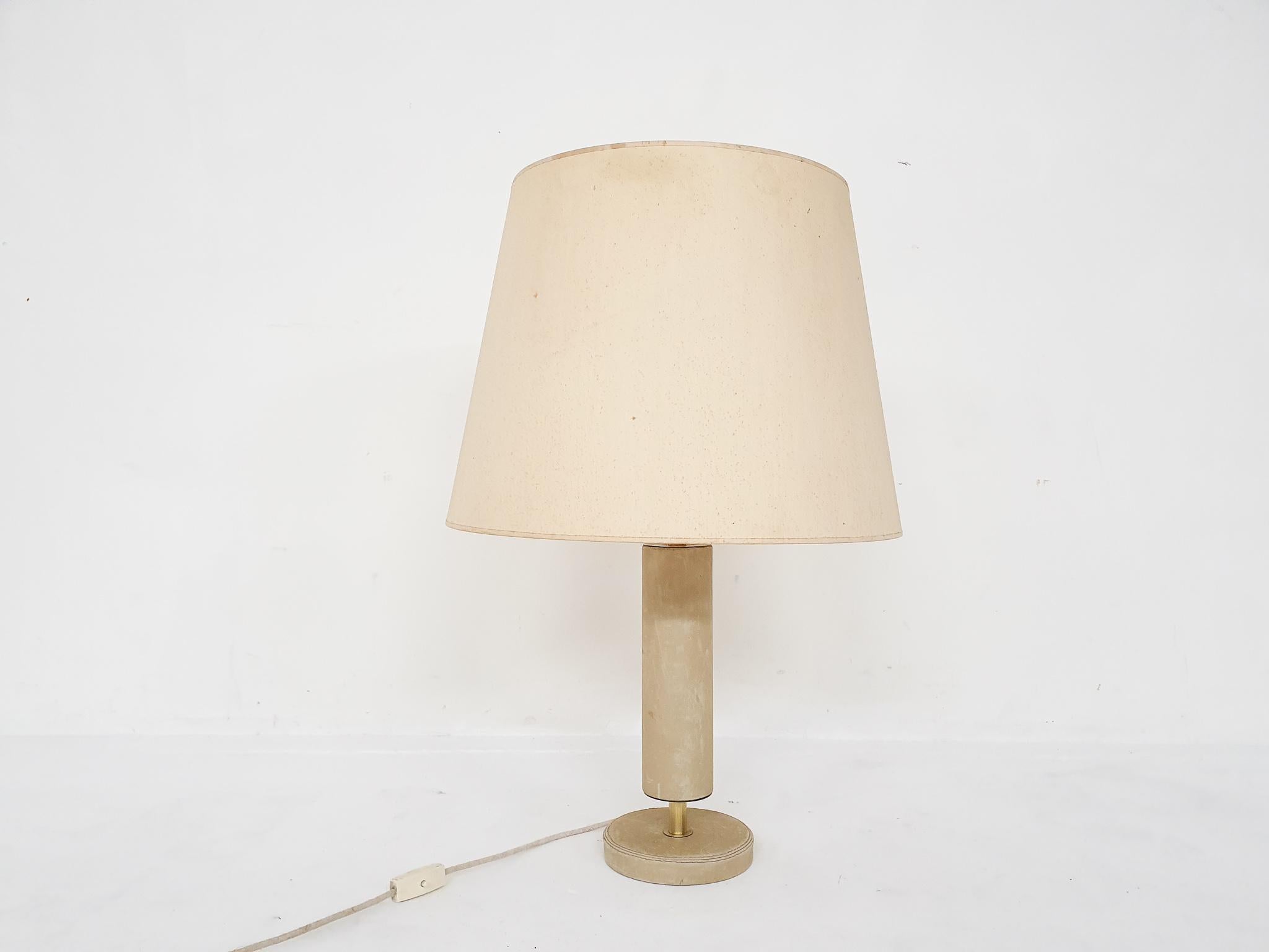 Beige Leather and Brass Table Lamp, Attrbuted Jaques Adnet, France, 1960s 5