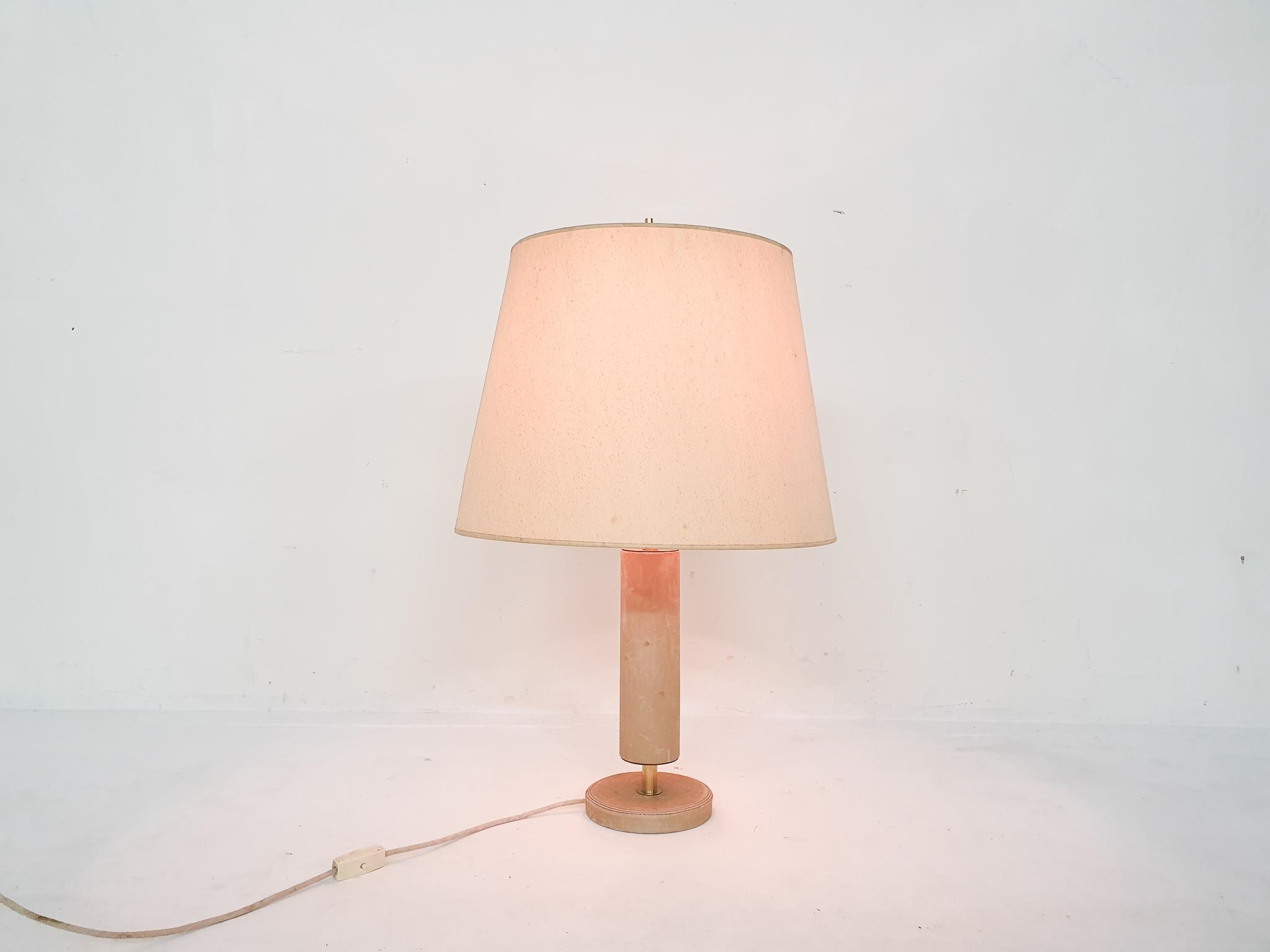 Mid-Century Modern Beige Leather and Brass Table Lamp, Attrbuted Jaques Adnet, France, 1960s