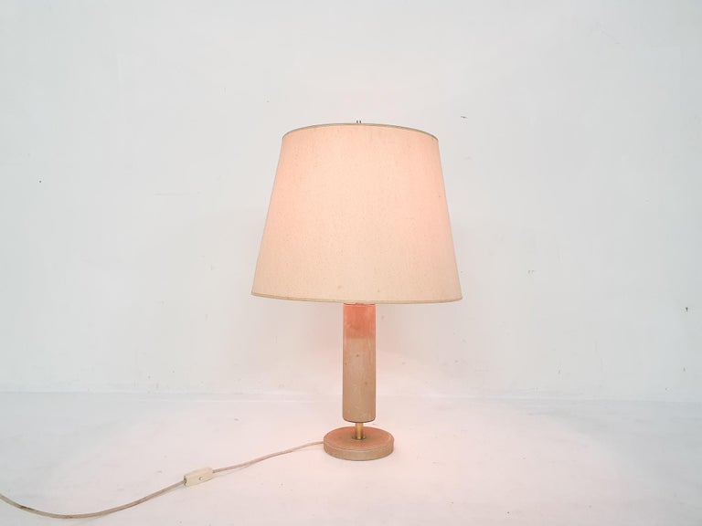 Mid-Century Modern Beige Leather and Brass Table Lamp, Attrbuted Jaques Adnet, France, 1960s For Sale