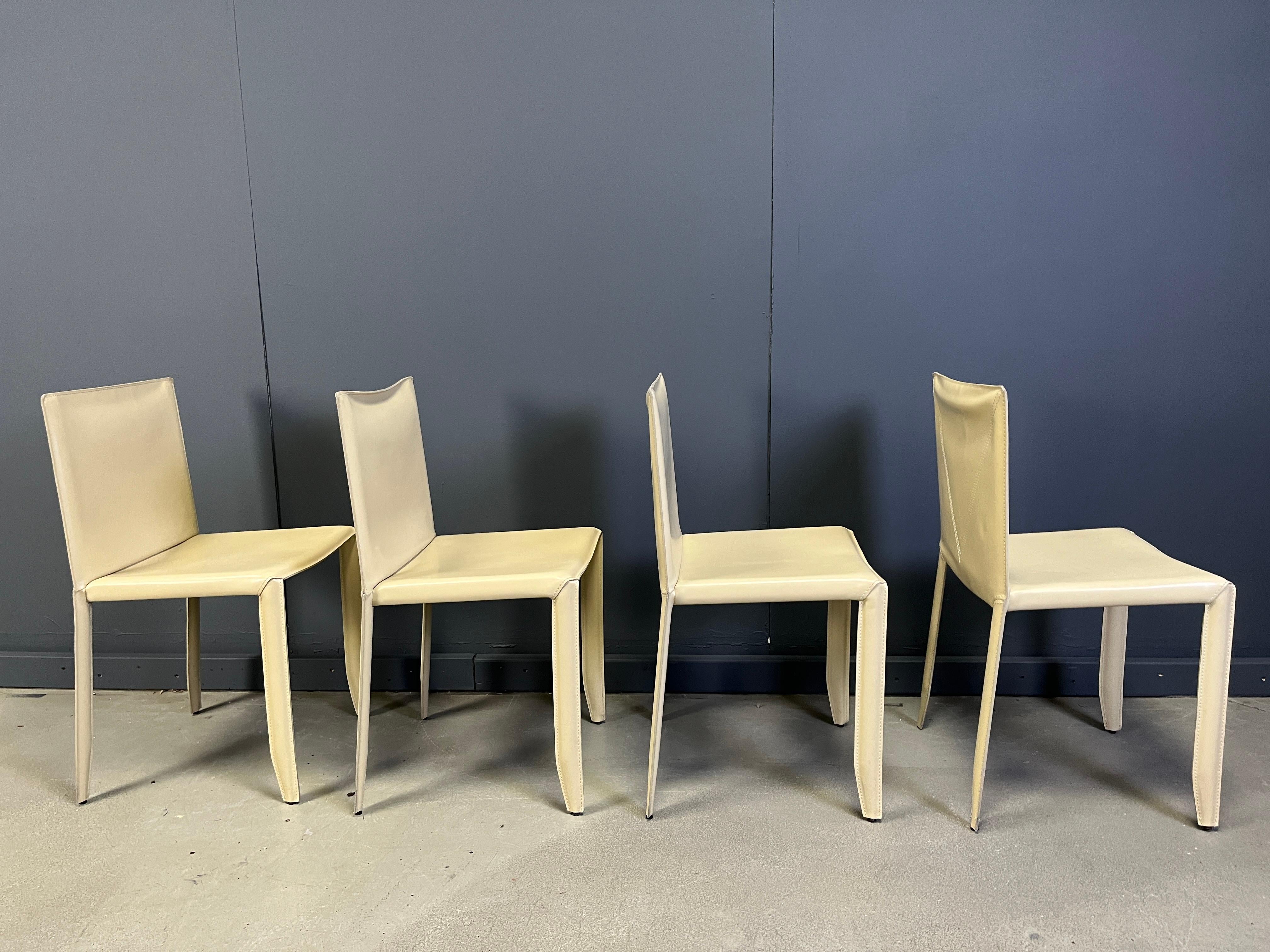 Sedie da pranzo in pelle beige di Cattelan Italia, set di 4 - anni '80 In condizioni buone in vendita a Leuven, Vlaams Gewest